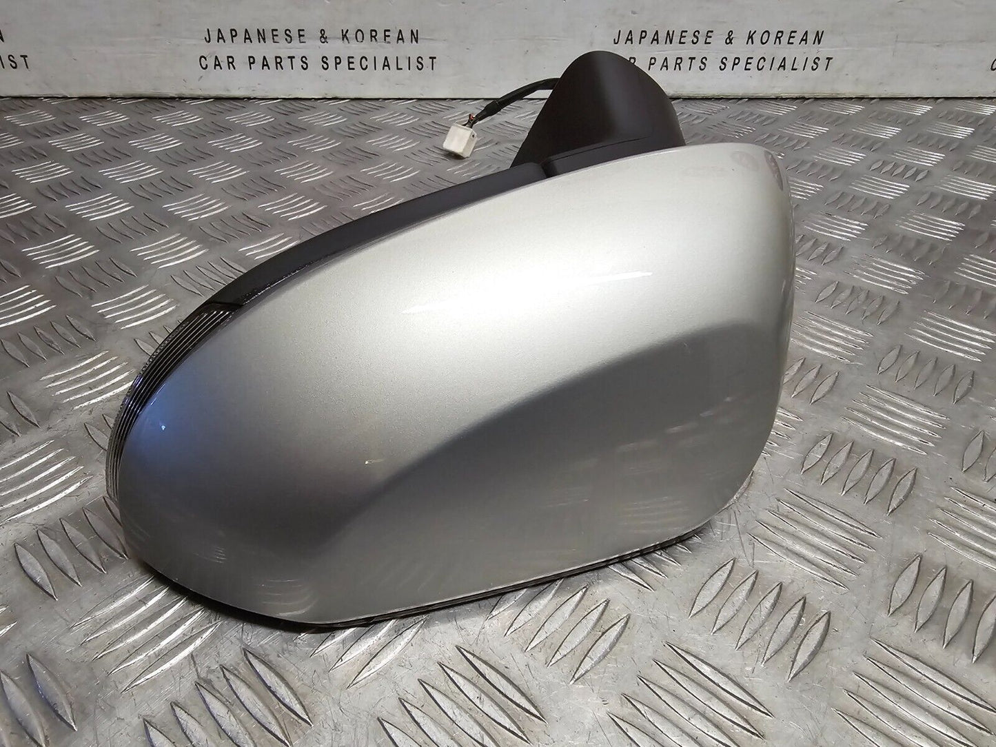 SUZUKI SWACE AMZ 2020-2023 GENUINE PASSENGERS SIDE POWER FOLD WING MIRROR SILVER