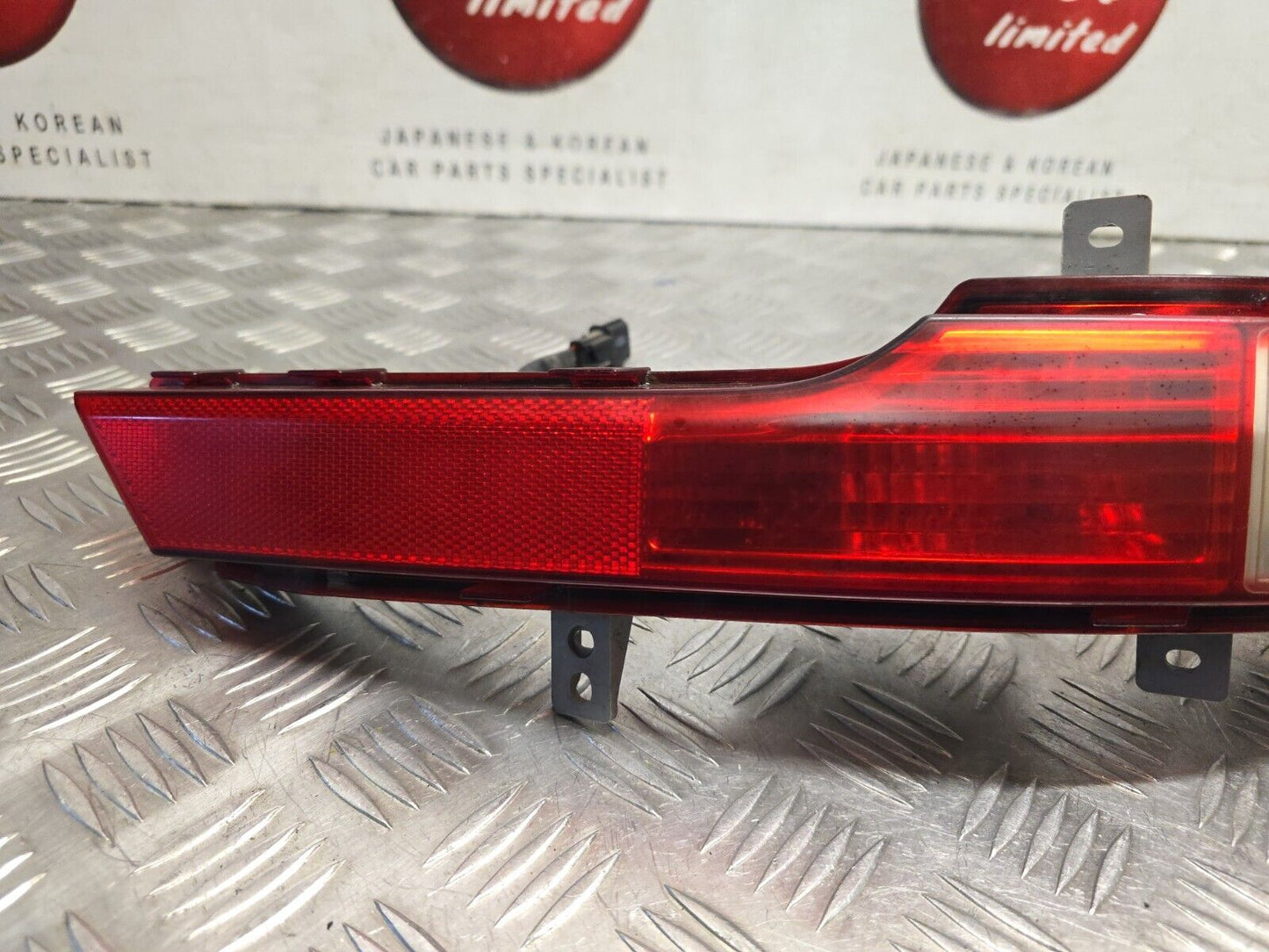 KIA SPORTAGE (SL) MK3 2010-2015 DRIVERS SIDE REAR BUMPER FOG LIGHT 92406-3U3