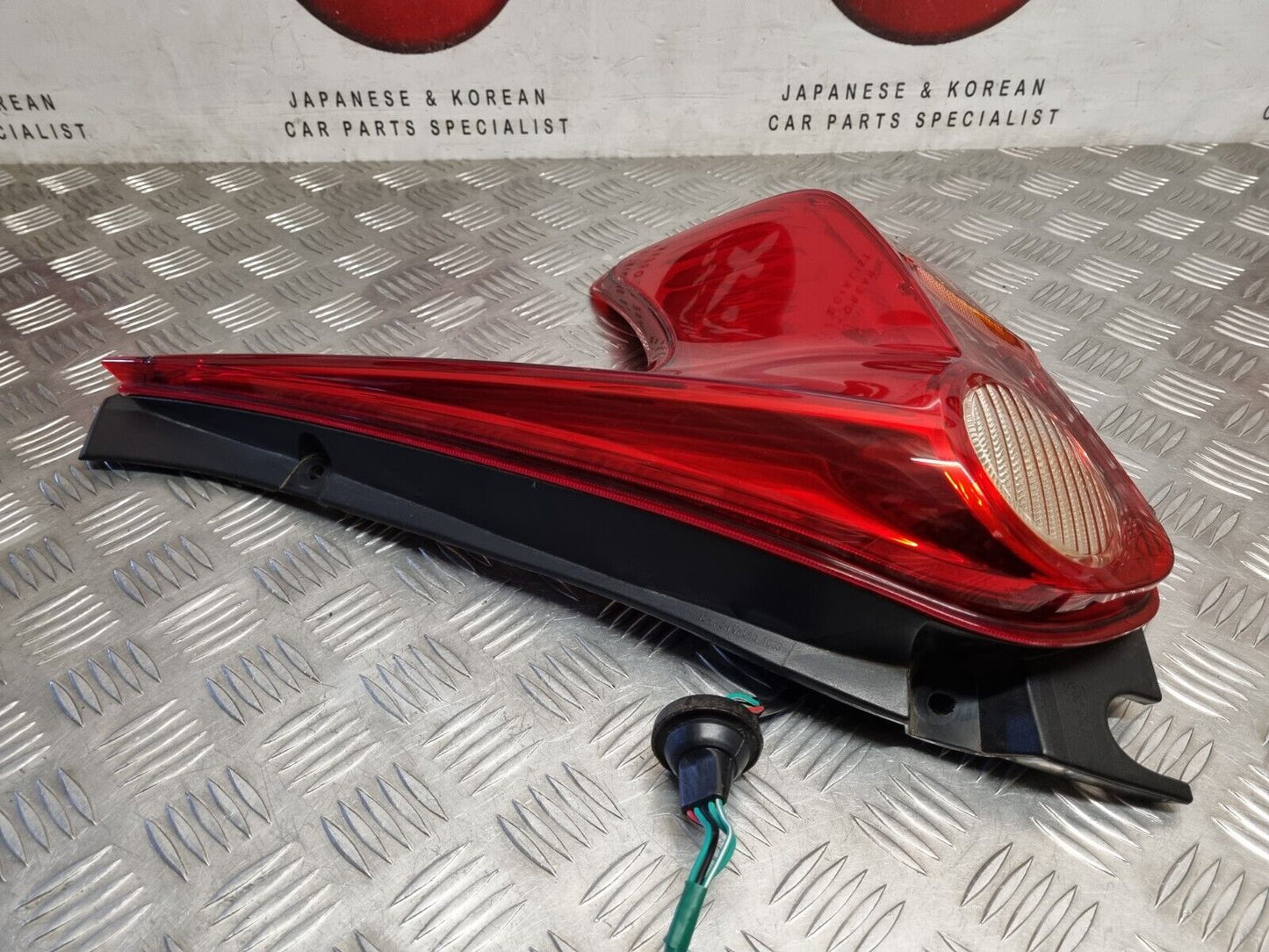 NISSAN JUKE F15 2010-2014 PREFACELIFT DRIVERS SIDE REAR OUTER BODY LIGHT LAMP