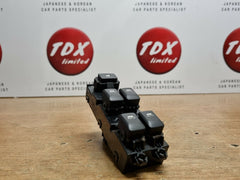 Kia Ceed MK2 Genuine Drivers Front O/S 4 Way Window Switch 2012-2015 93570-A2900 - photo 1 of 7
