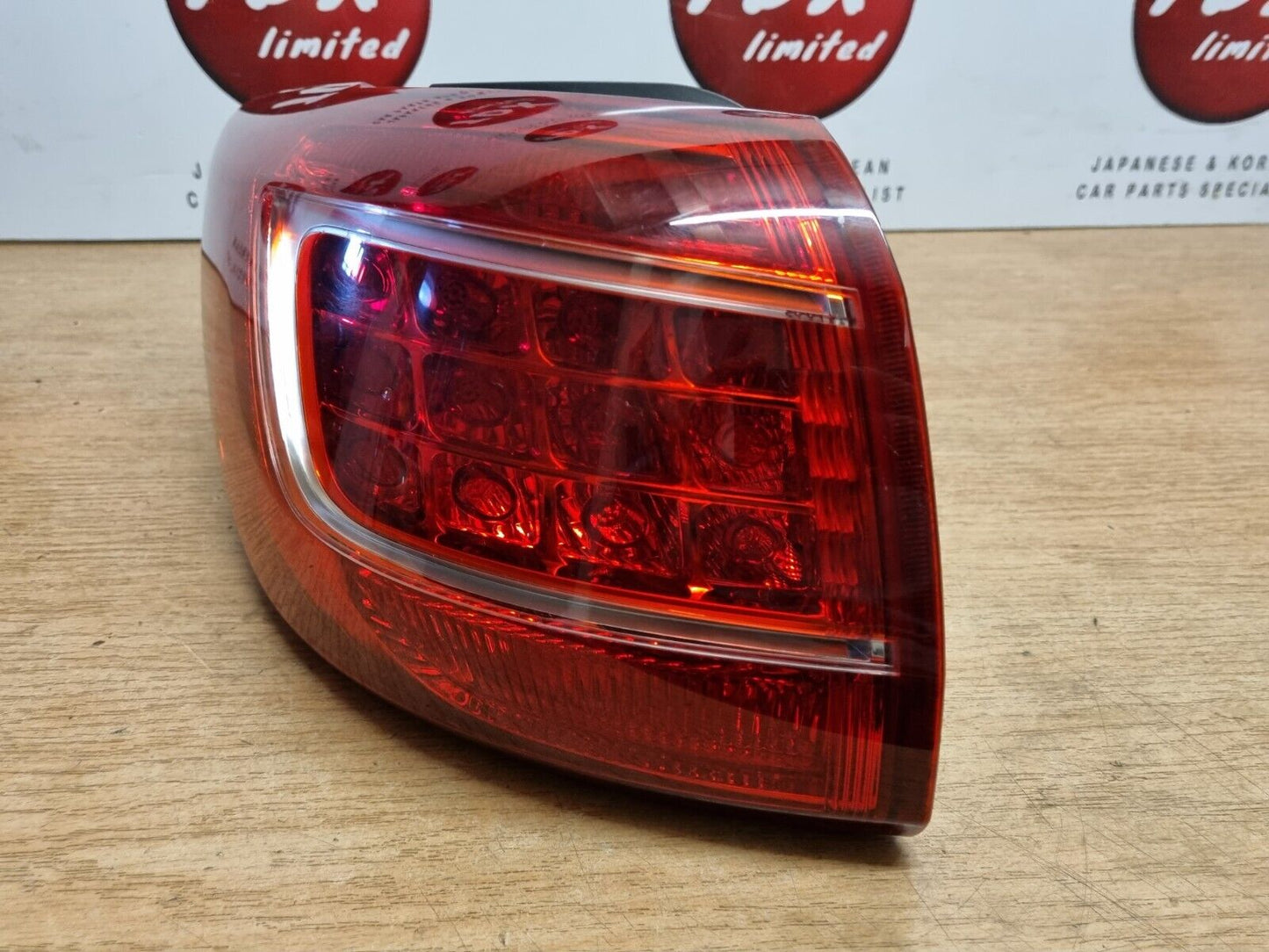 KIA SPORTAGE SL 2010-2013 PRE-FACELIFT PASSENGERS SIDE REAR OUTER LIGHT LAMP