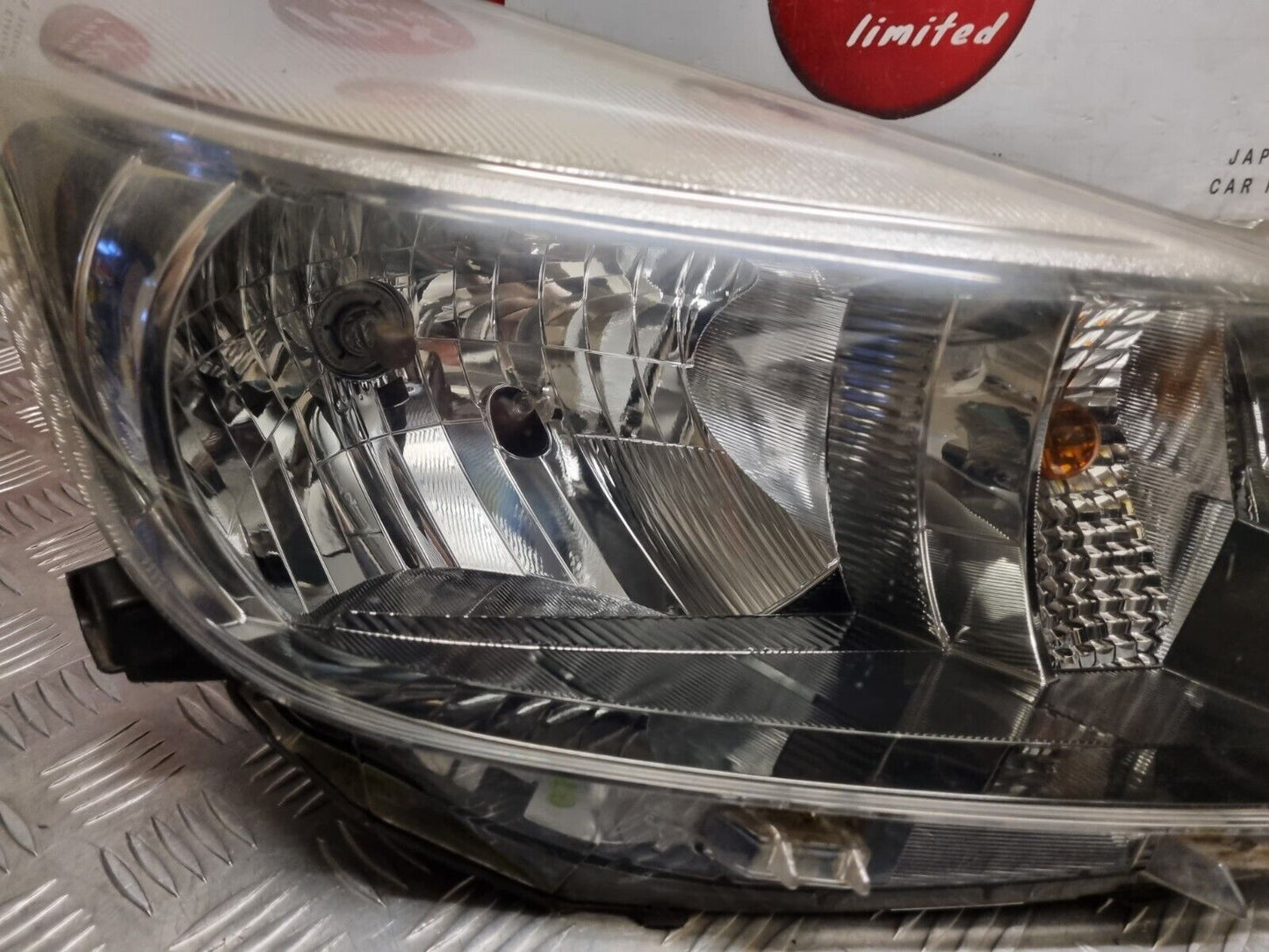 TOYOTA YARIS MK3 2012-2014 PRE-FACELIFT GENUINE DRIVERS SIDE HALOGEN HEADLIGHT