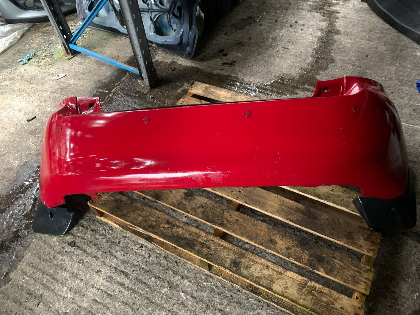 TOYOTA AURIS MK1 2007-2010 PRE-FACELIFT GENUINE REAR BUMPER RED