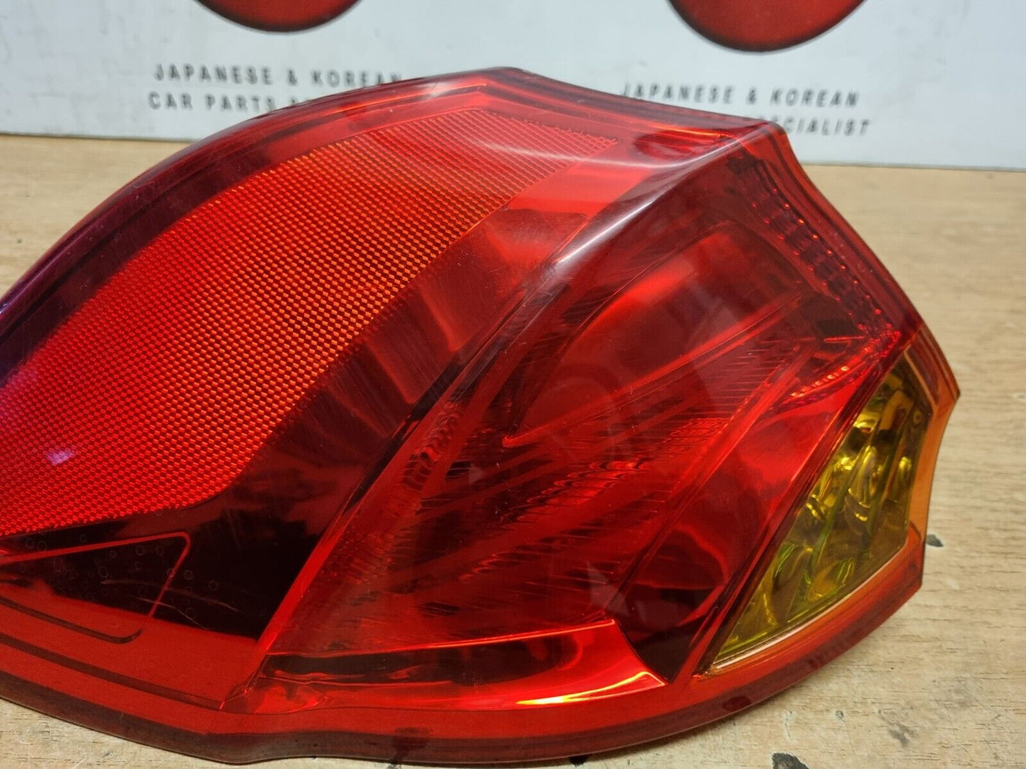 KIA CEED MK2 JD 2012-2015 PRE-FACELIFT GENUINE PASSENGERS REAR OUTER BRAKE LIGHT