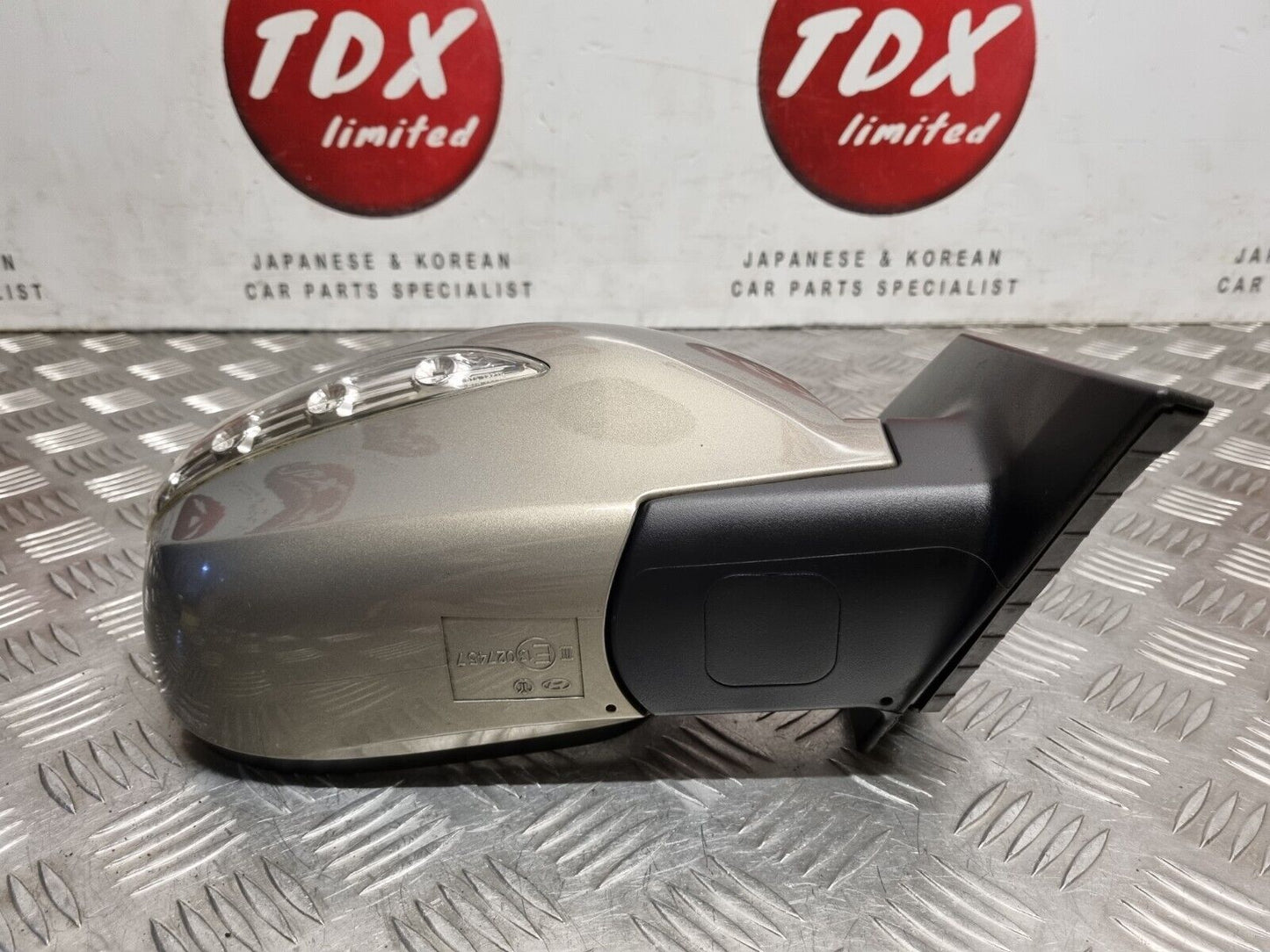 HYUNDAI IX35 2010-2015 GENUINE DRIVERS SIDE POWER FOLD WING MIRROR 876202Y970