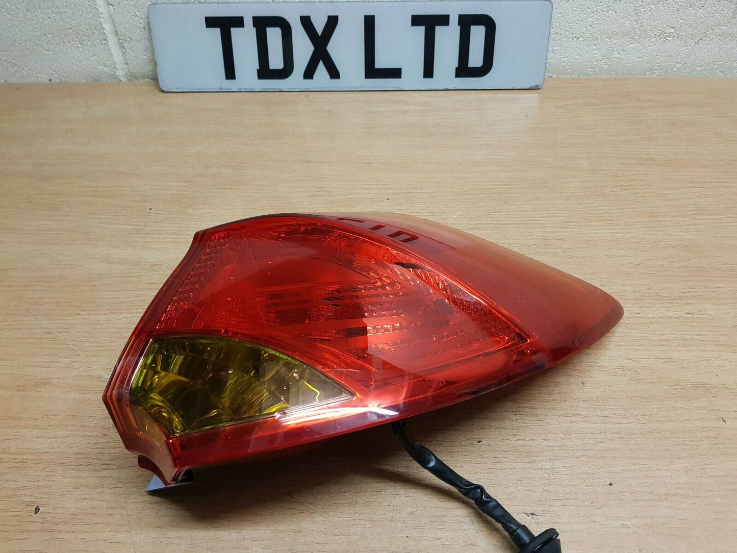 Genuine Kia Ceed MK2 Drivers Side Non-Led Rear Light Unit 2012 - 2016