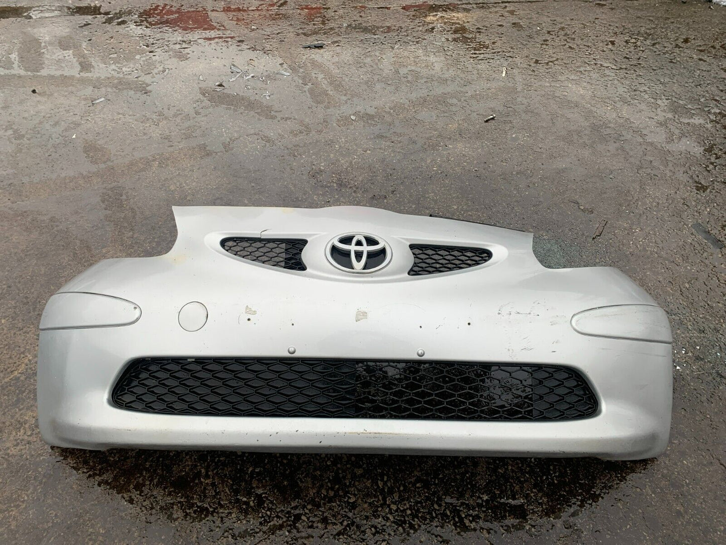 TOYOTA AYGO MK1 2007-2009 PRE-FACELIFT GENUINE FRONT BUMPER SILVER