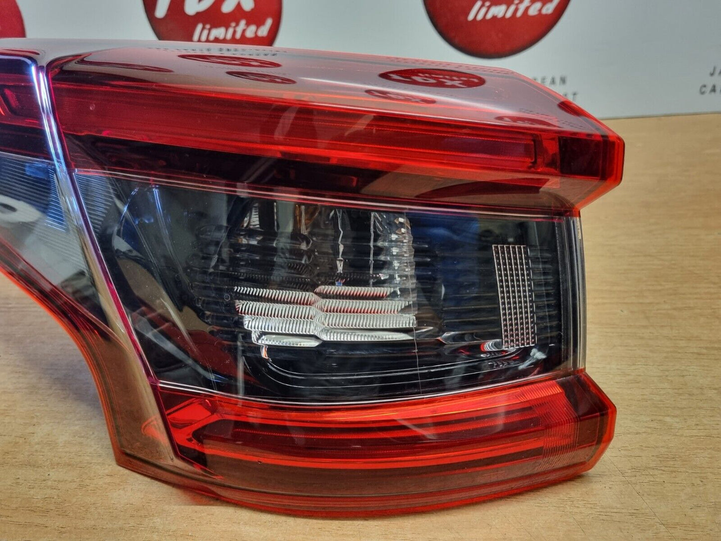 NISSAN QASHQAI J11 2017-2019 FACELIFT GENUINE PASSENGER SIDE REAR LED BODY LIGHT