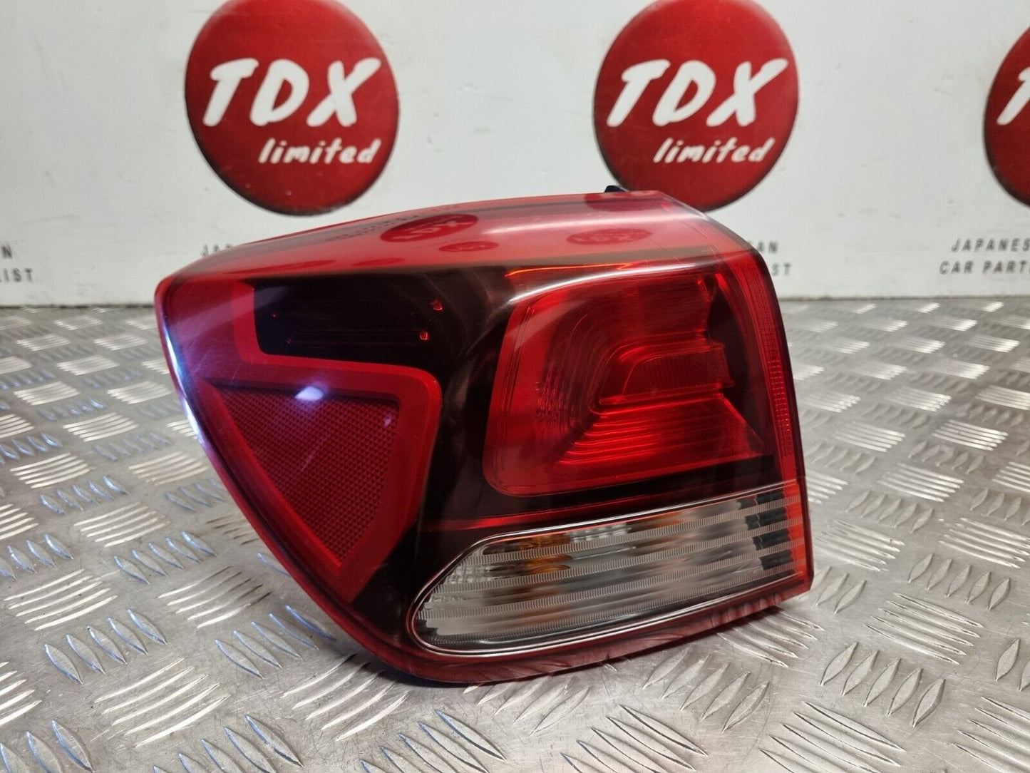 KIA RIO (YB) MK4 2017-2023 GENUINE PASSENGERS REAR OUTER BODY BRAKE LIGHT LAMP