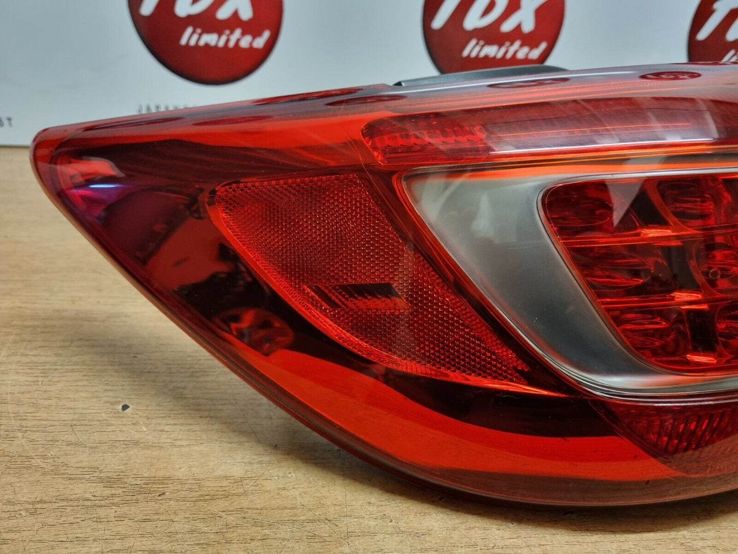 KIA SPORTAGE MK3 SL GENUINE PASSENGERS SIDE REAR OUTER TAIL LIGHT LAMP 2010-2013