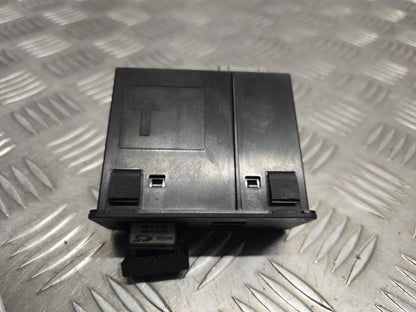MAZDA MX-5 MK4 (ND) 2015-2019 GENUINE USB AUX PORT HUB MODULE + SD CARD MAP