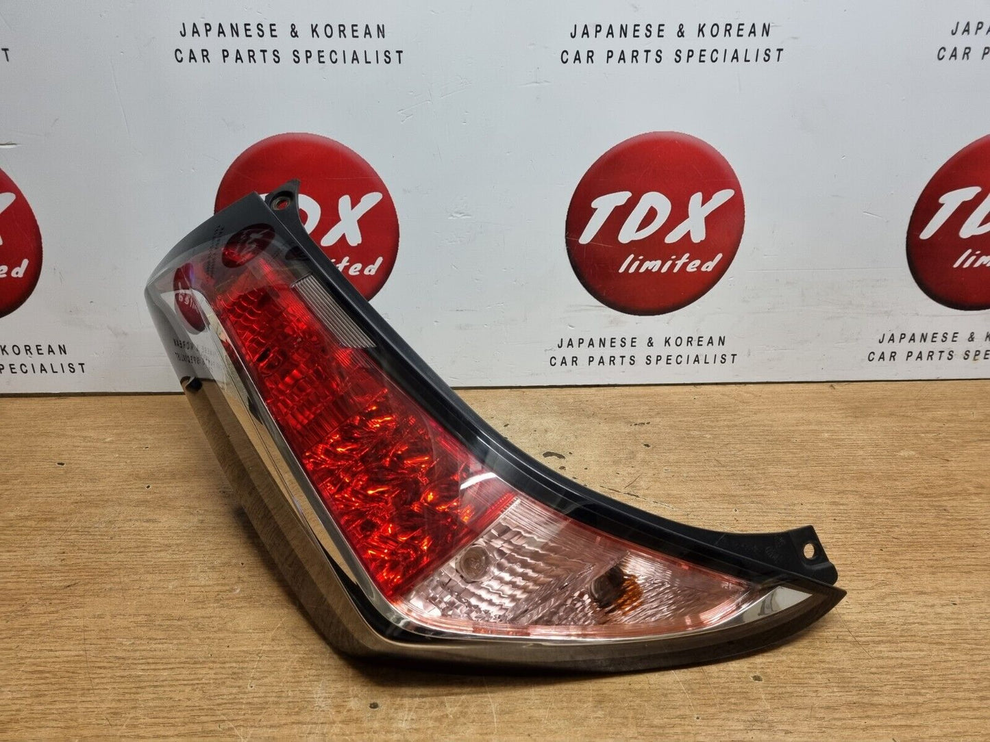 TOYOTA AYGO MK2 2014-2017 PRE-FACELIFT PASSENGERS SIDE REAR OUTER BRAKE LIGHT