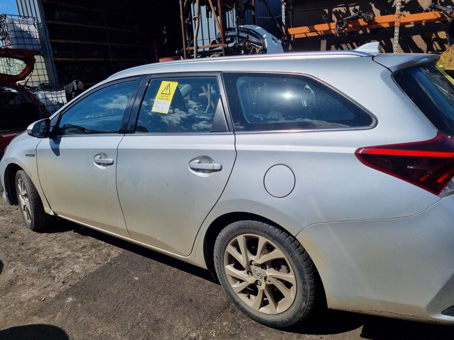 2017 TOYOTA AURIS ESTATE (E180) )MK2 1.8 HYBRID CVT AUTO VEHICLE FOR BREAKING