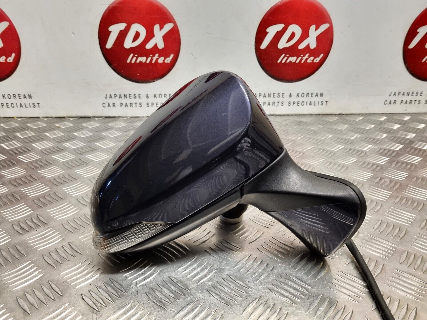 TOYOTA VERSO MK2 2012-2018 GENUINE DRIVERS SIDE POWER FOLD WING MIRROR VIOLET