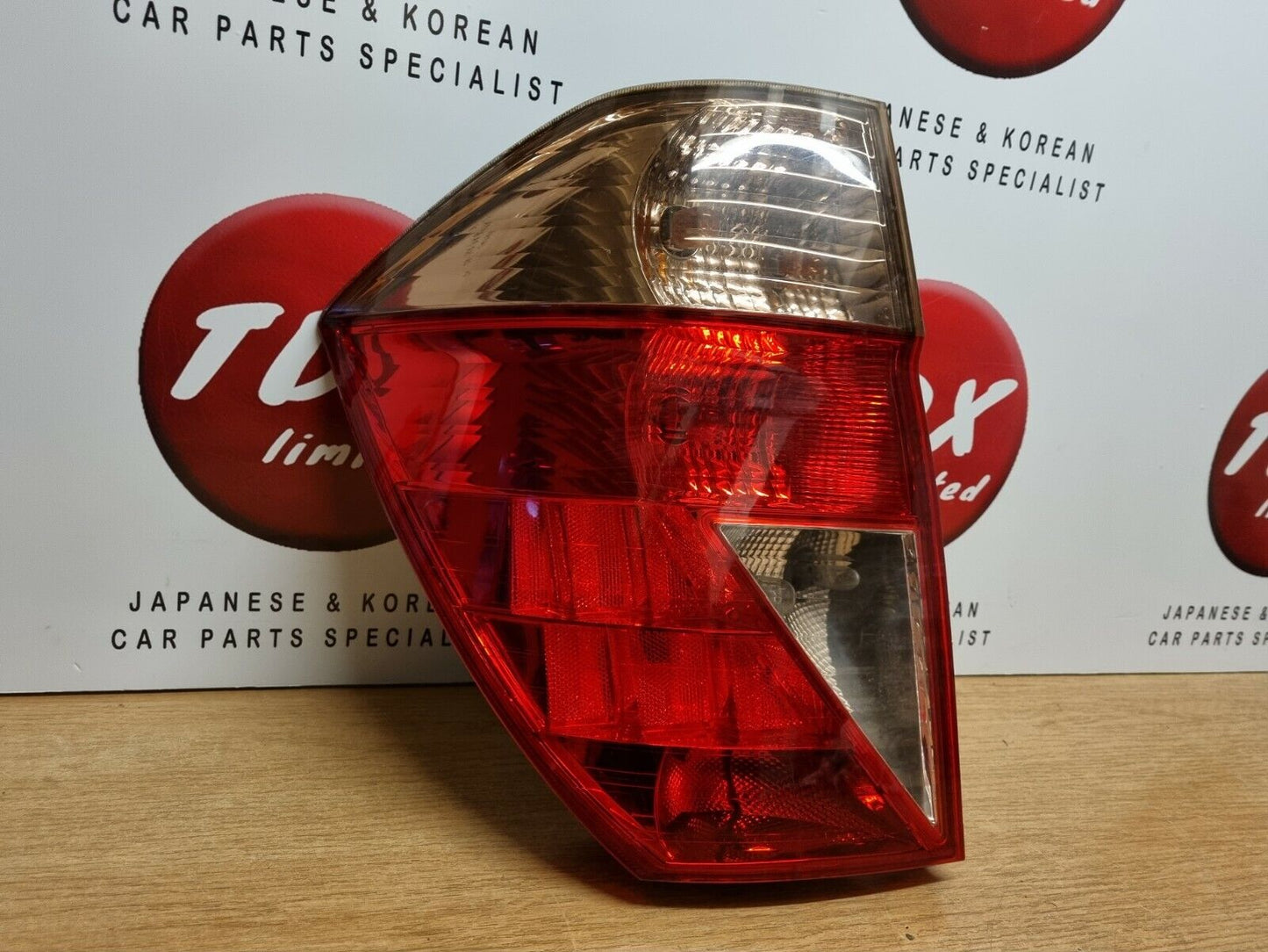 HONDA FR-V GENUINE PASSENGERS SIDE REAR OUTER TAIL LIGHT LAMP 2004-2009