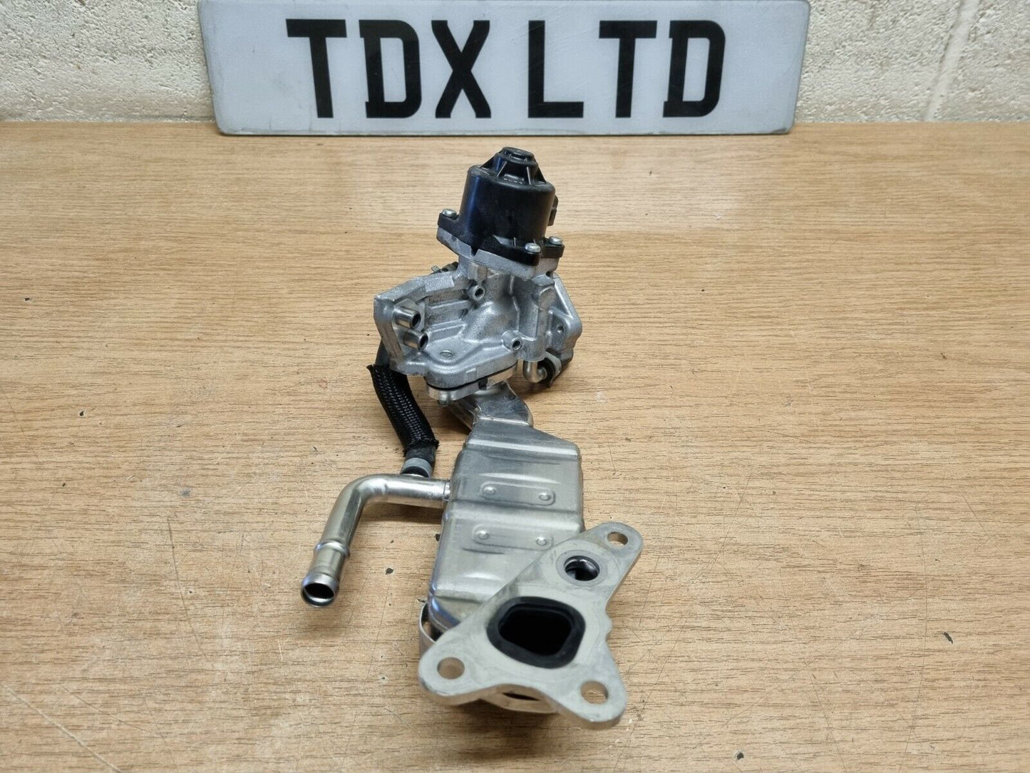 Toyota Corolla MK12 2.0 Hybrid Petrol Genuine EGR Cooler + Valve 25680-24030