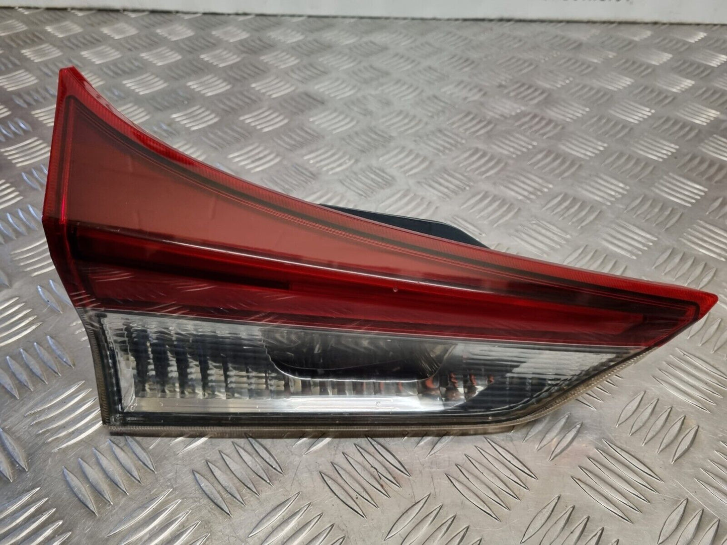 TOYOTA AURIS ESTATE MK2 2015-2018 FACELIFT PASSENGERS REAR INNER TAILGATE LIGHT