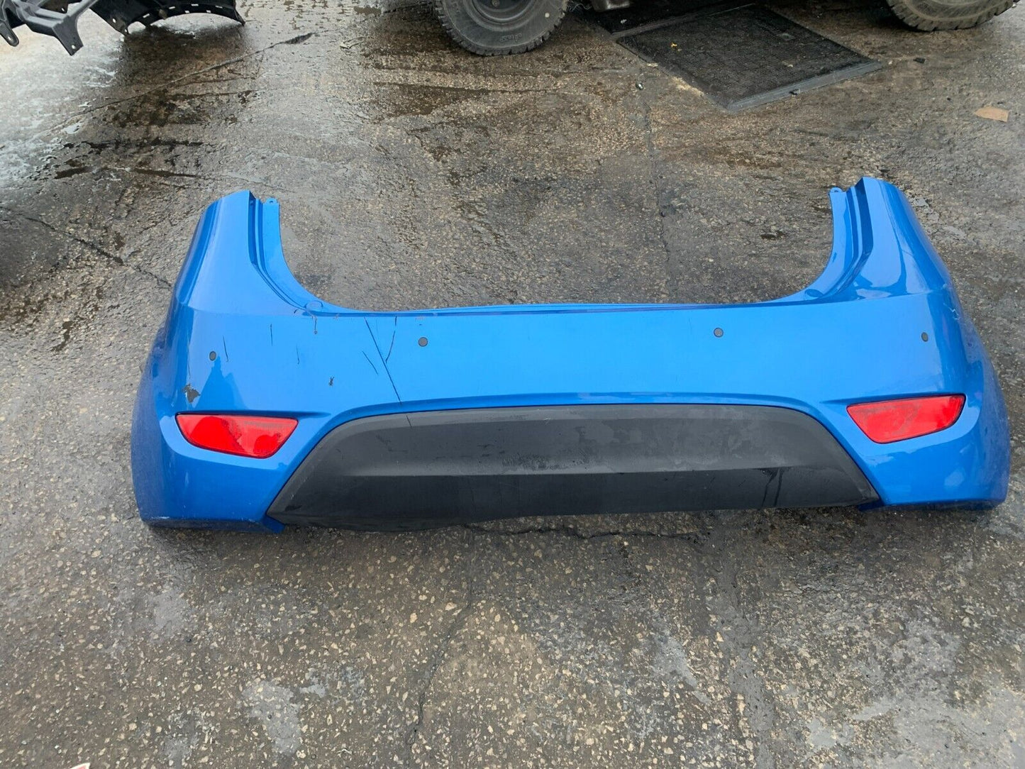 HYUNDAI IX20 2010-2015 PRE-FACELIFT GENUINE REAR BUMPER IN BLUE