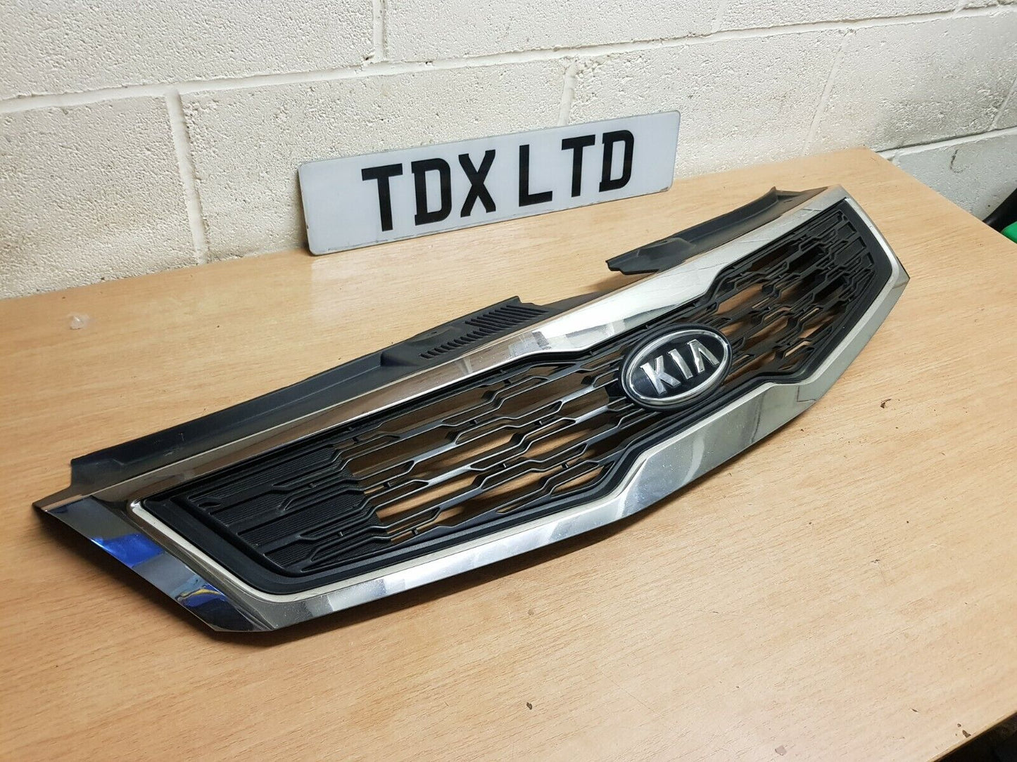 Genuine Kia Ceed MK1 Bumper Main Radiator Grille + Badge Emblem 2009 - 2012