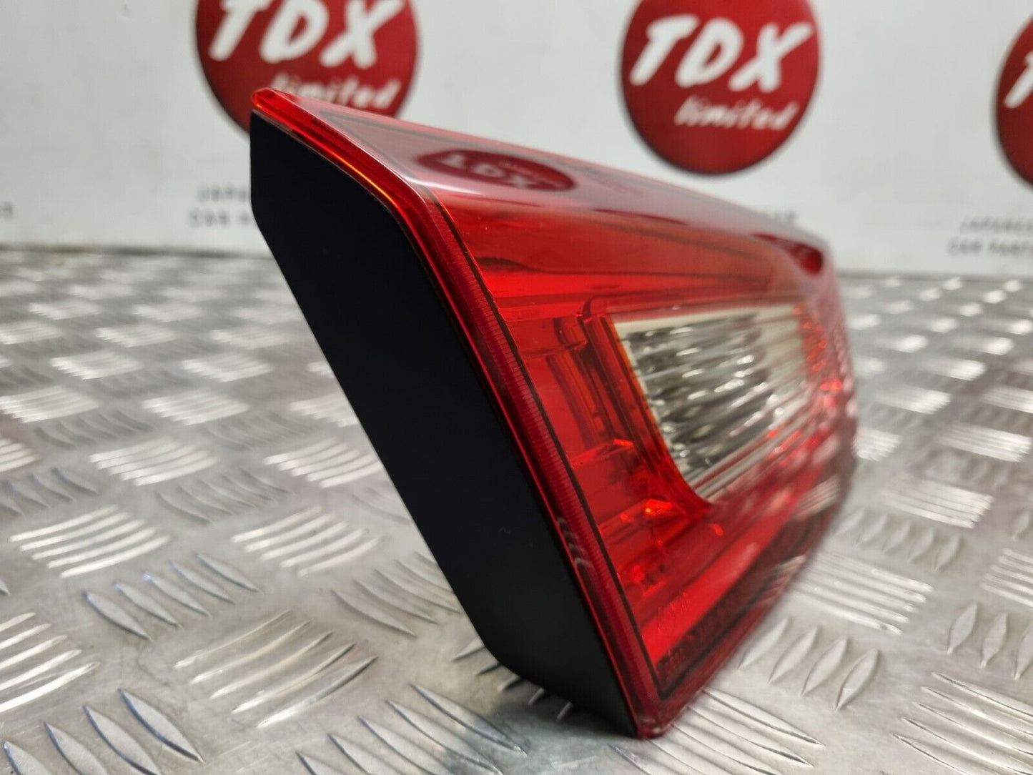 MITSUBISHI ASX 2010-2018 GENUINE PASSENGERS SIDE REAR INNER TAILGATE LIGHT LAMP