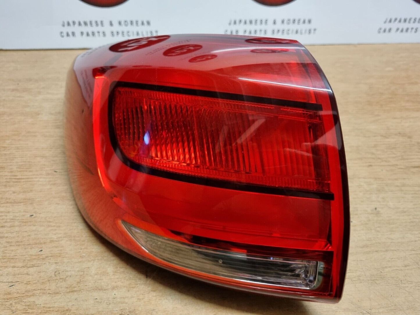 KIA SPORTAGE SL 2013-2015 MK3 FACELIFT GENUINE PASSENGERS SIDE REAR OUTER LIGHT