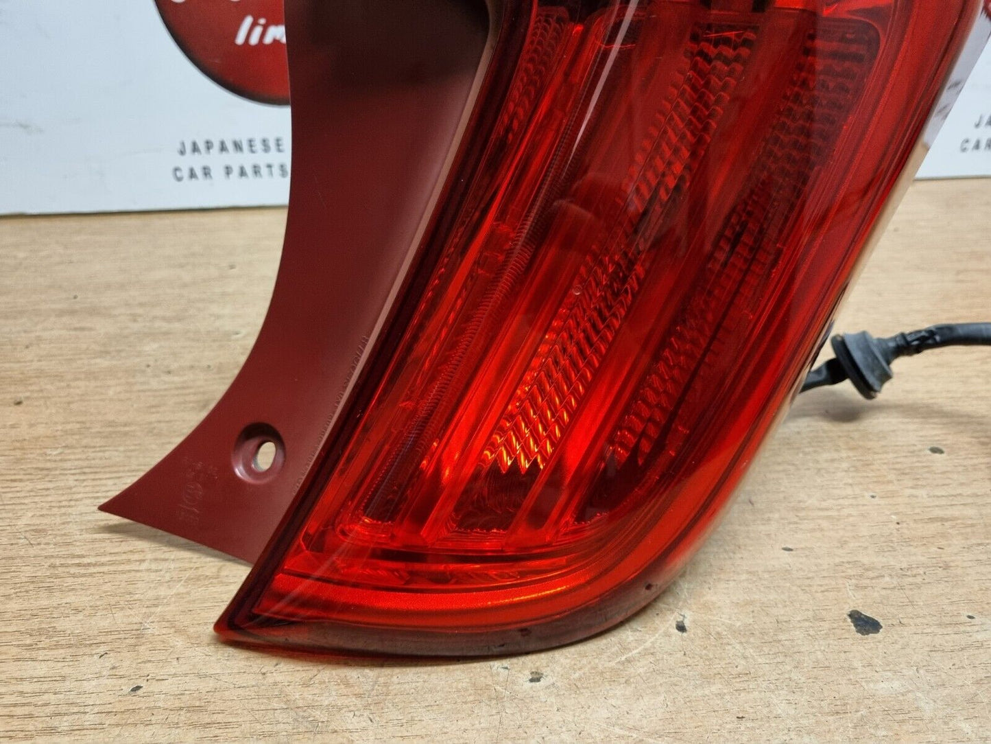 KIA PICANTO MK2 2011-2017 GENUINE DRIVERS SIDE REAR OUTER BRAKE LIGHT 92402-1Y0