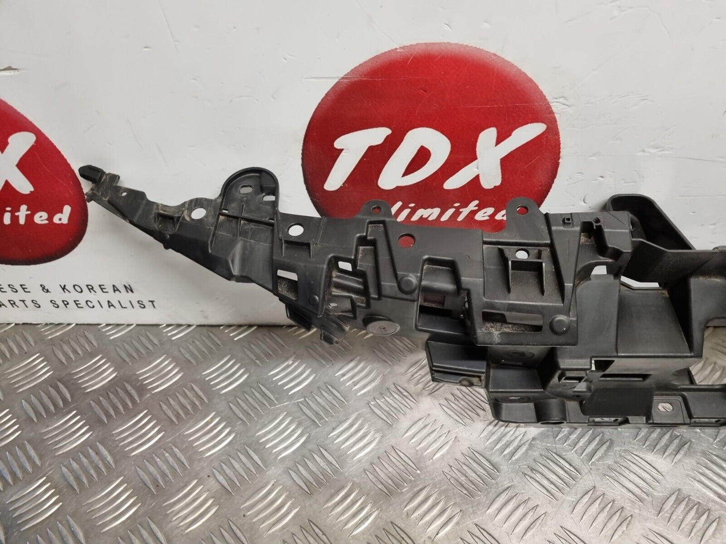 TOYOTA COROLLA MK12 2019-2023 GENUINE FRONT BUMPER GRILL BRACKET 53114-02530