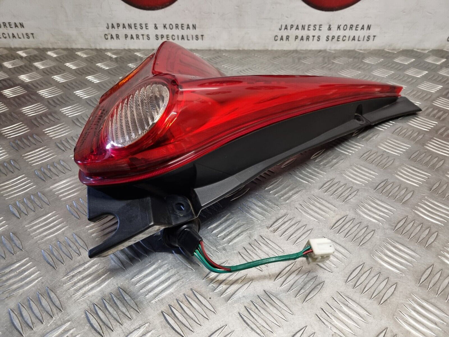 NISSAN JUKE F15 2010-2014 PREFACELIFT PASSENGERS SIDE REAR OUTER BODY LIGHT LAMP