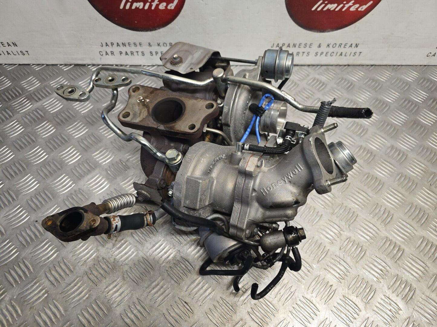 MAZDA 3 6 CX-5 2014-2018 2.2 DIESEL GENUINE TWIN BI TURBO + ACTUATOR SH01-13700