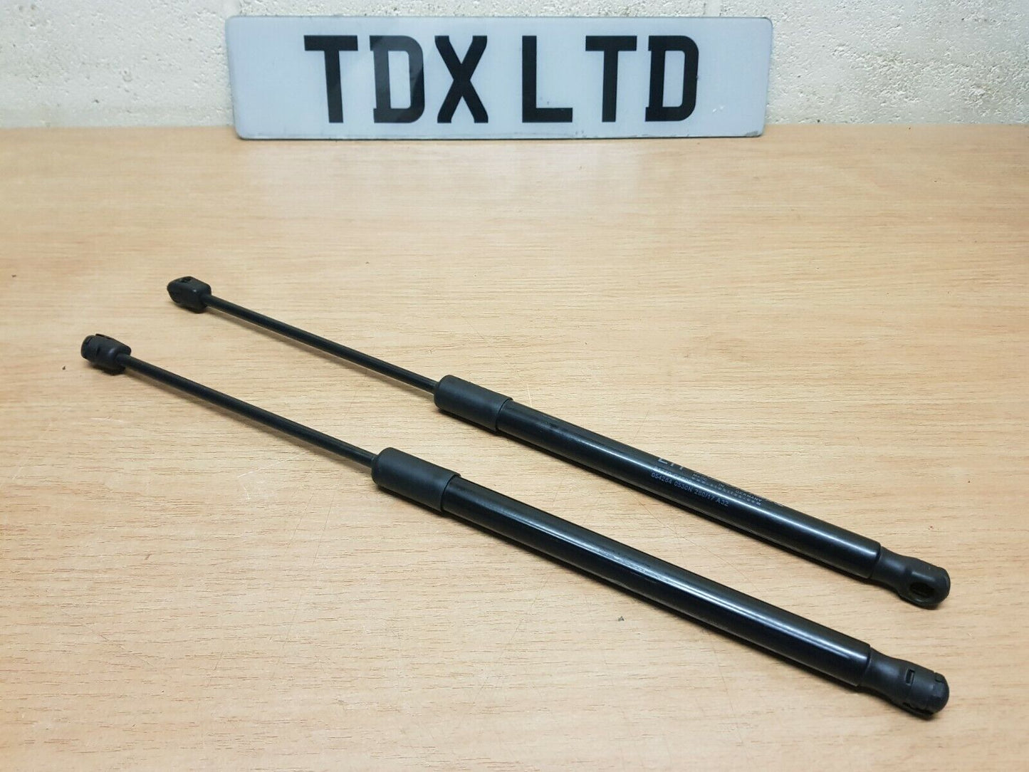 Hyundai I30N Genuine Tailgate Boot Gas Strut Pair Dampers 2017-2019