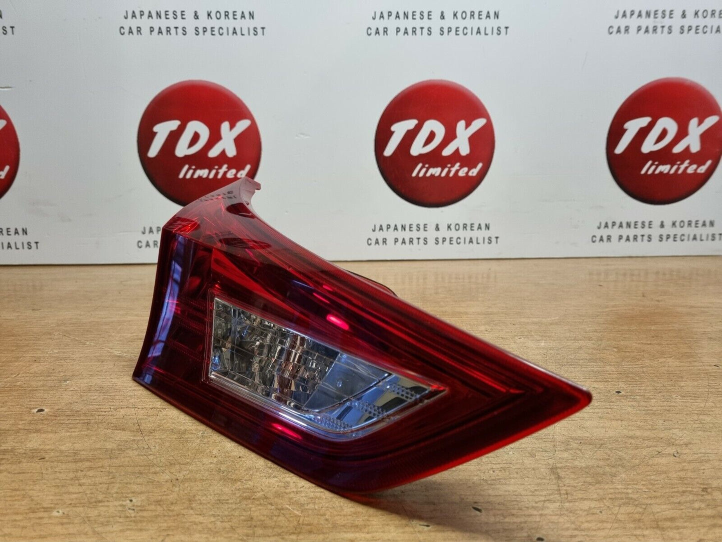 TOYOTA AURIS ESTATE PRE-FACELIFT PASSENGERS SIDE REAR TAILGATE LIGHT 2013-2015