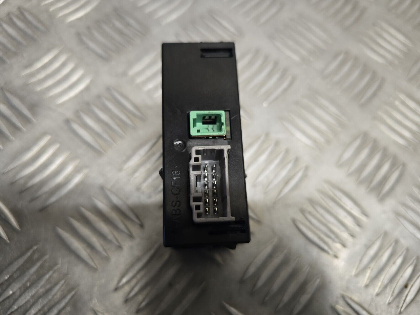 MAZDA MX-5 MK4 (ND) 2015-2019 GENUINE USB AUX PORT HUB MODULE + SD CARD MAP