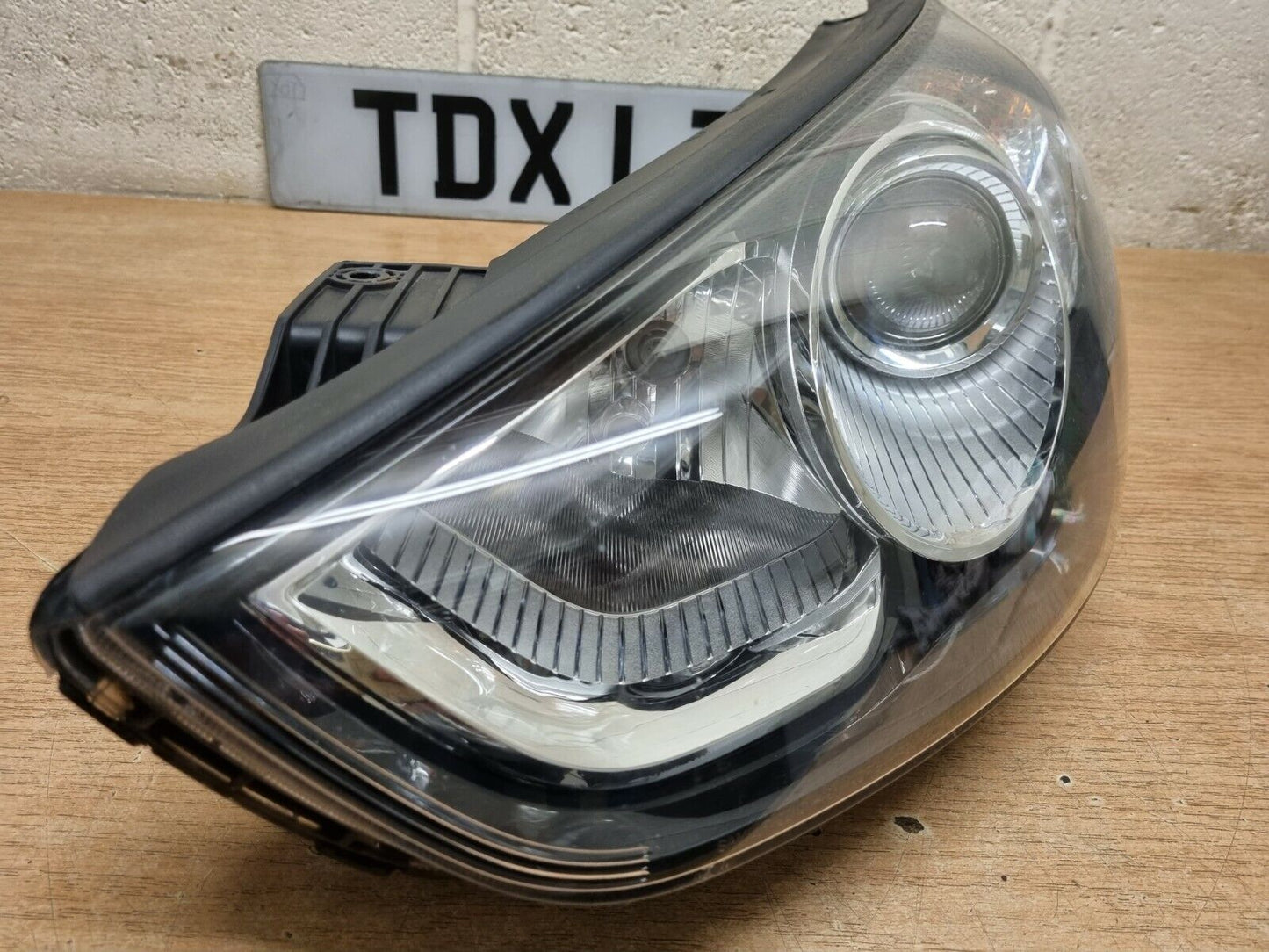 Hyundai IX35 Pre-Facelift Passengers Side Halogen Headlight 2010-2013 92101-2Y