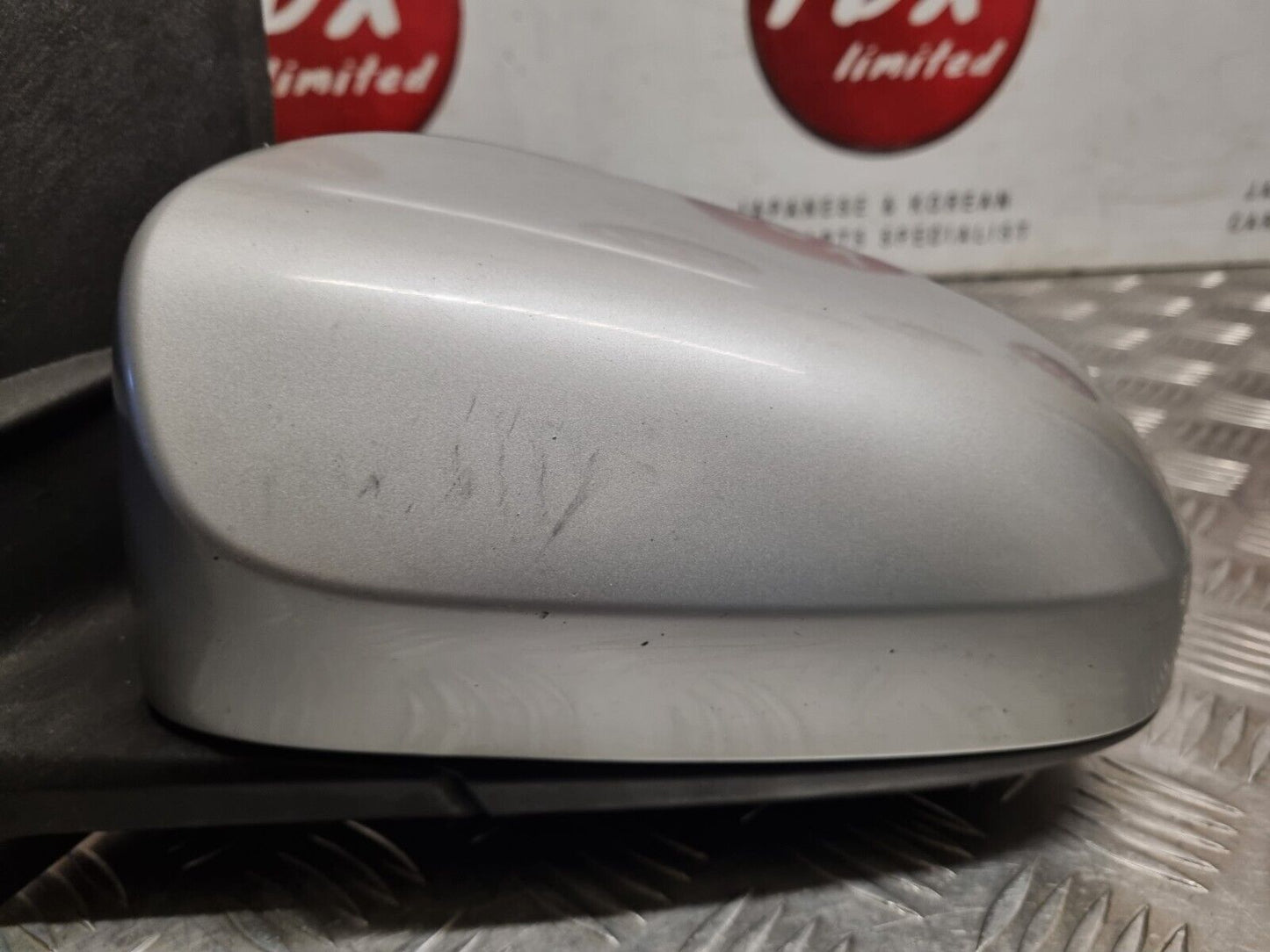 TOYOTA AYGO MK2 2014-2022 GENUINE PASSENGERS SIDE MANUAL FOLD WING MIRROR SILVER