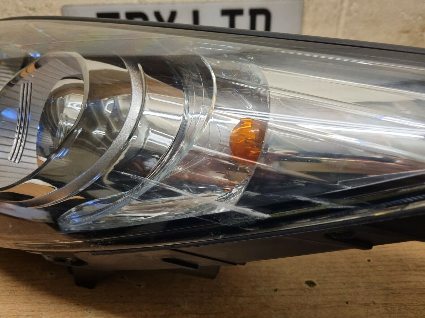 Hyundai IX35 Pre-Facelift Passengers Side Halogen Headlight 2010-2013 92101-2Y