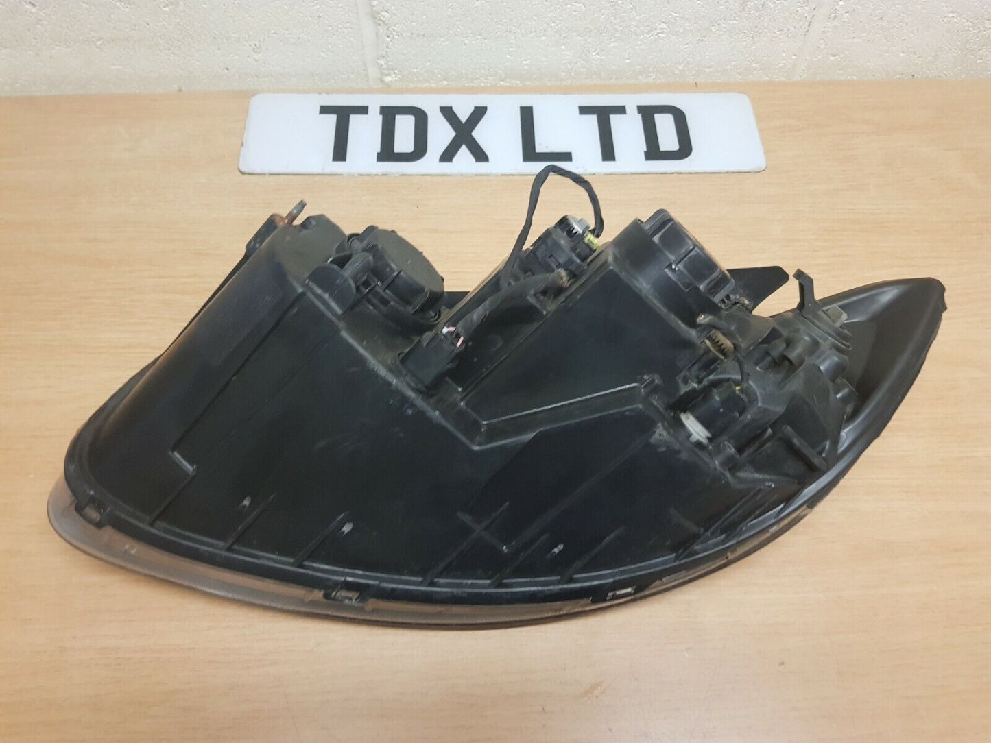 Hyundai Santa Fe Driver Side Headlight 2010 2011 2012