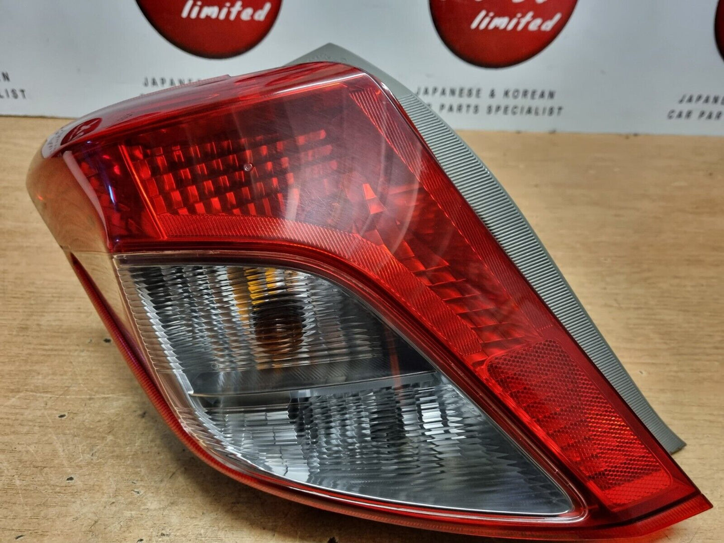 TOYOTA YARIS MK3 2012-2014 GENUINE PASSENGERS SIDE REAR OUTER BRAKE LIGHT