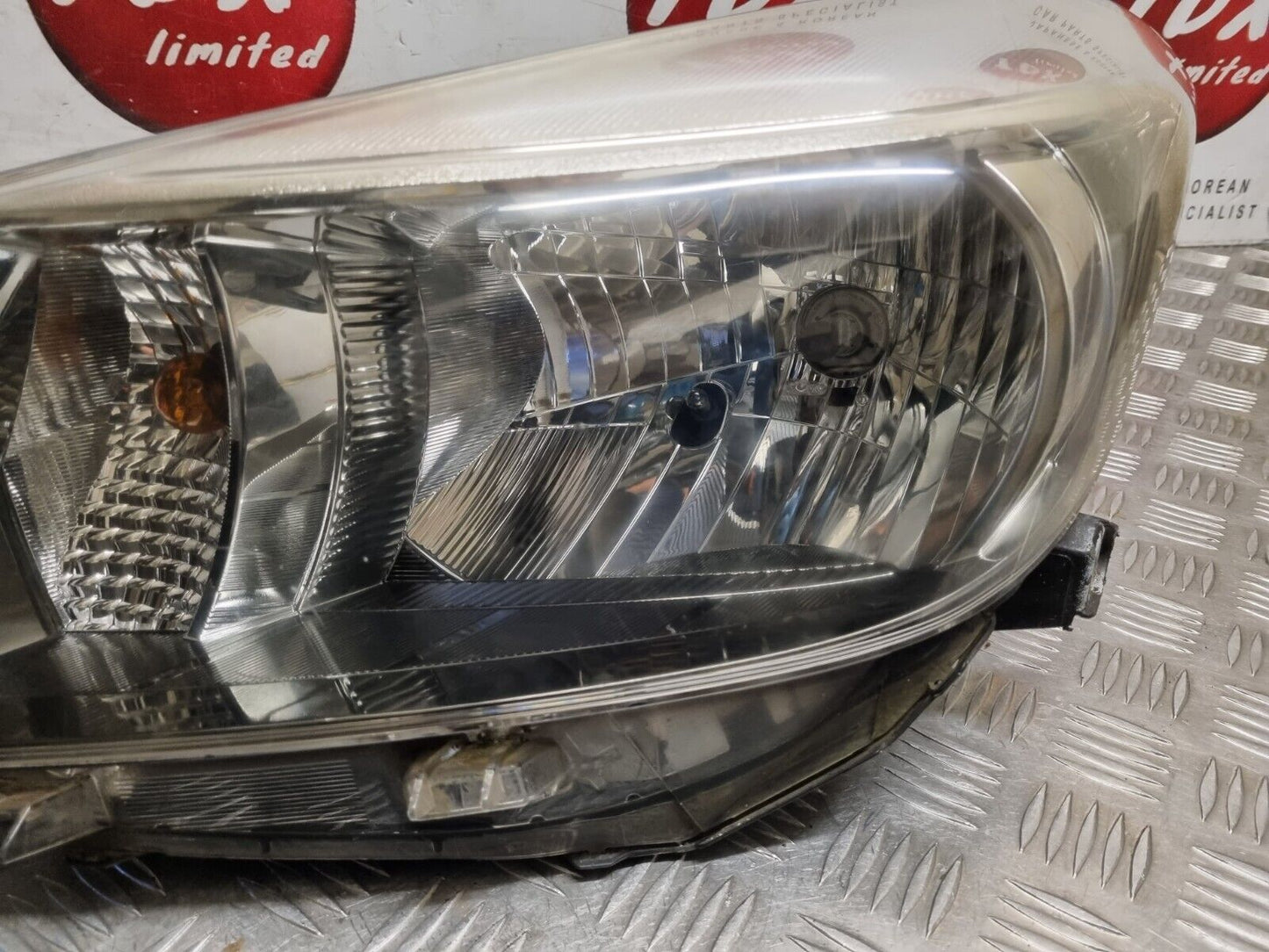 TOYOTA YARIS MK3 2012-2014 PRE-FACELIFT GENUINE PASSENGER SIDE HALOGEN HEADLIGHT