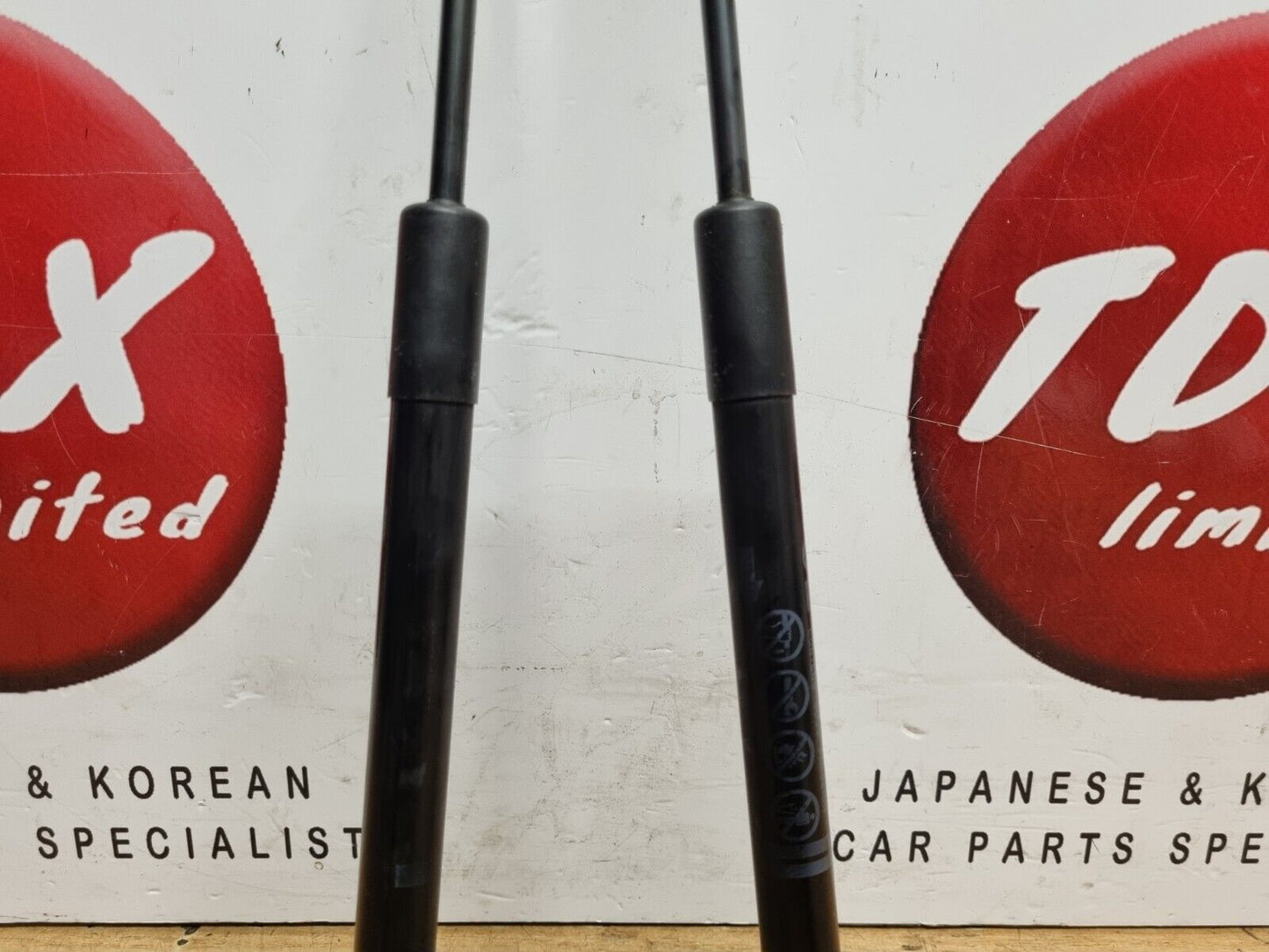 TOYOTA PRIUS MK4 2017-2022 GENUINE REAR TAILGATE GAS STRUTS DAMPER PAIR