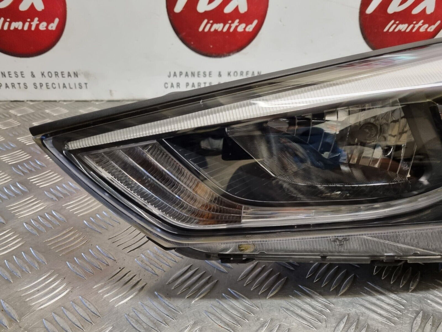 HYUNDAI TUCSON 2015-2018 PRE-FACELIFT PASSENGERS HALOGEN HEADLIGHT 92101-D7110