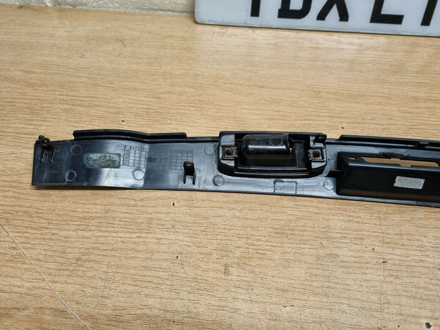 Hyundai I40 Estate CW Tailgate Number Plate Handle Strip 2011-2015 87312 3Z100