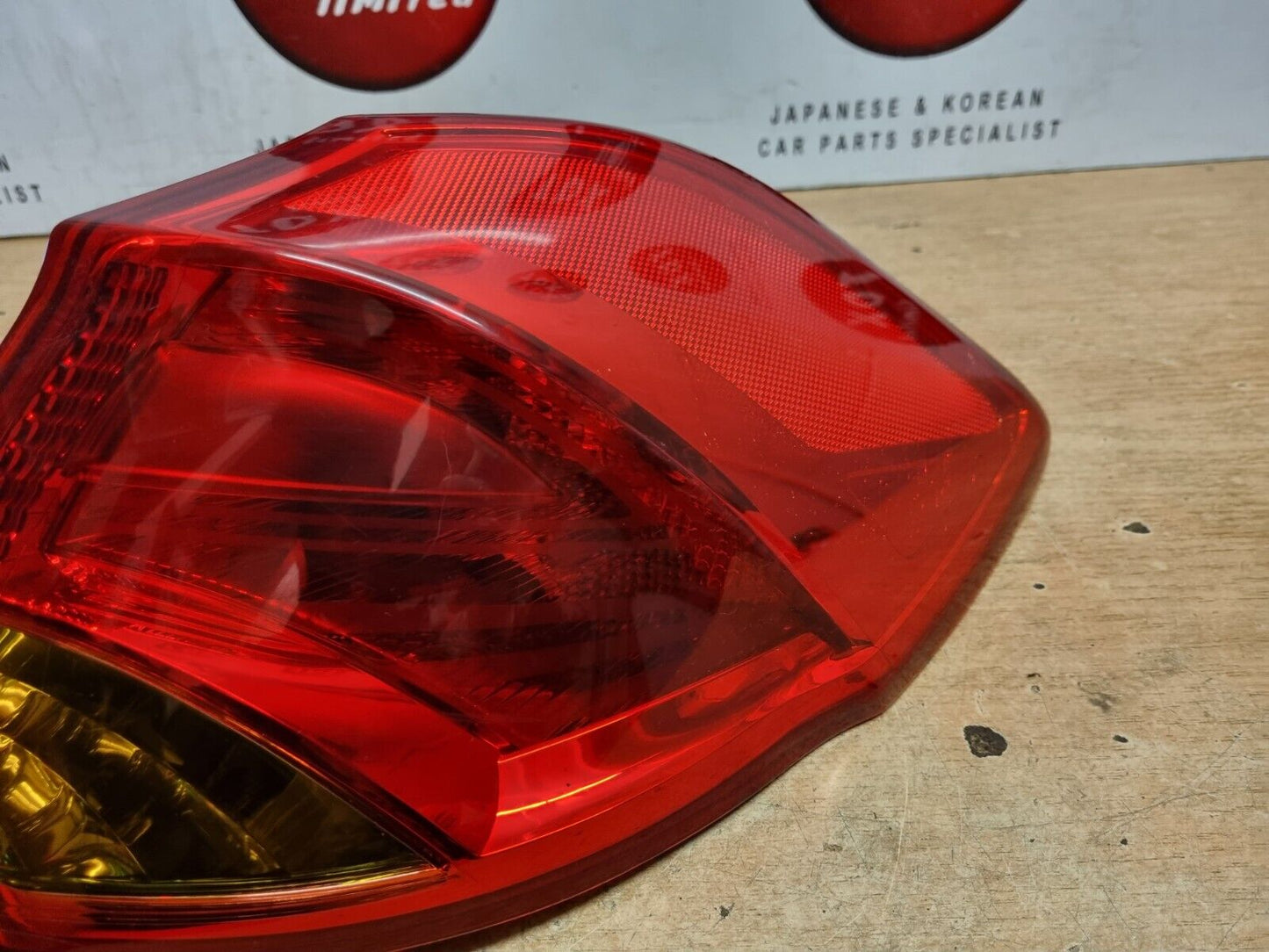 KIA CEED MK2 JD 2012-2015 PRE-FACELIFT GENUINE DRIVERS REAR OUTER BRAKE LIGHT