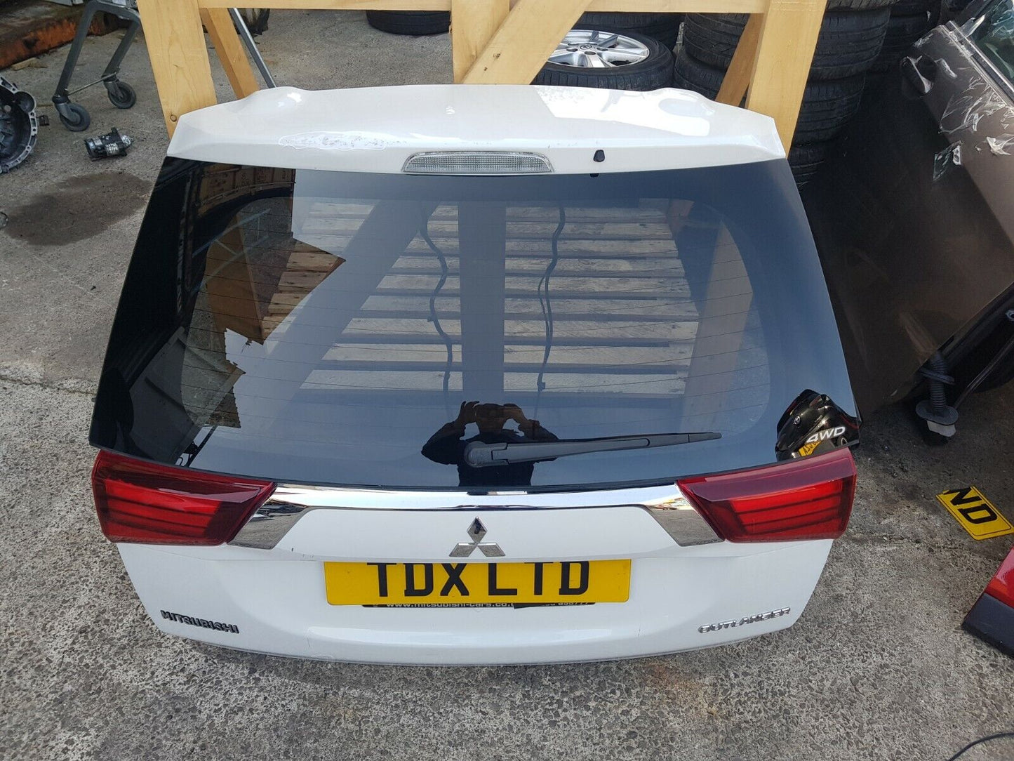 Mitsubishi Outlander Tailgate Shell + Windscreen In White Pearl (W13) 2015-2019