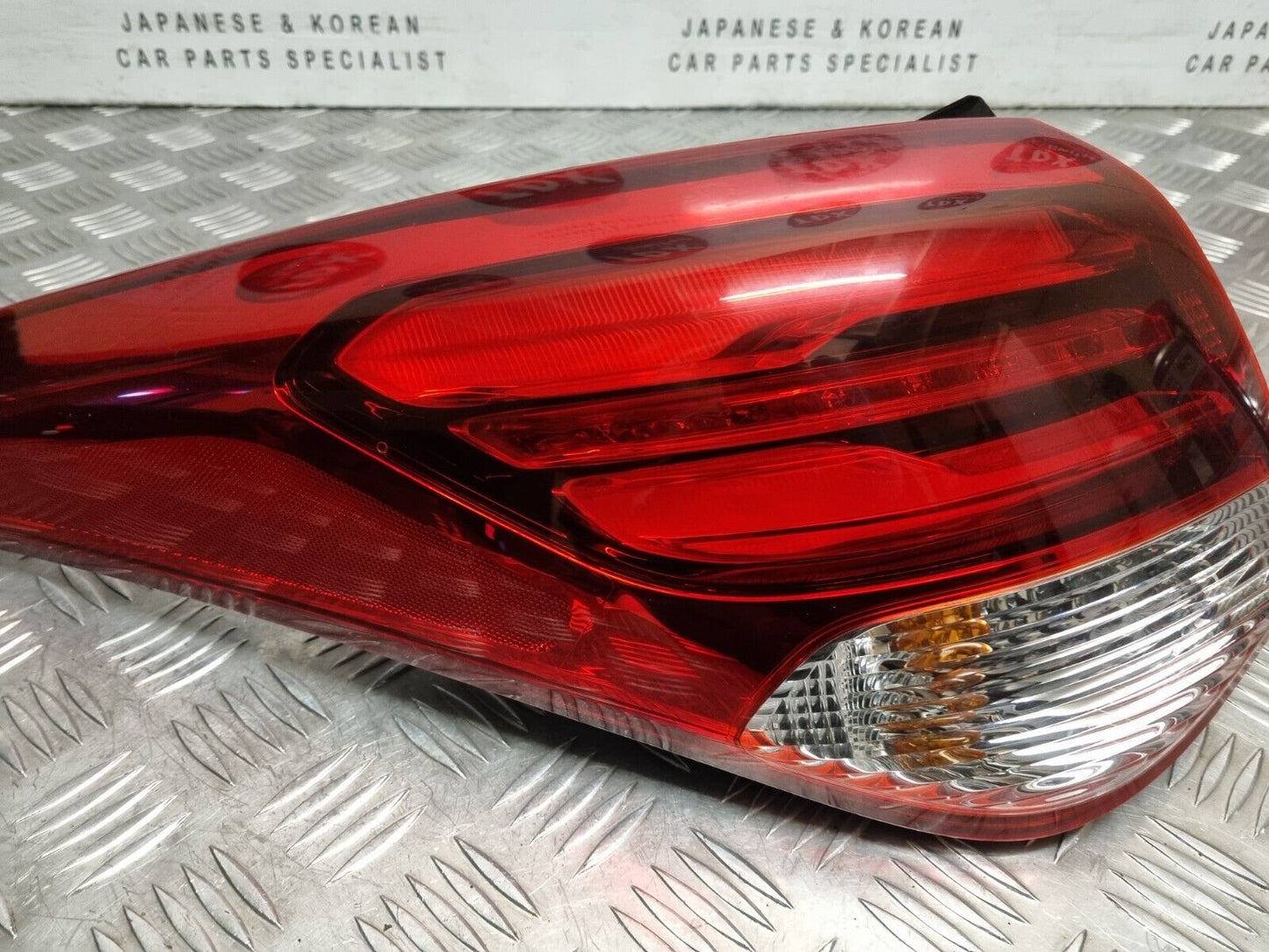 HYUNDAI I40 SALOON 2015-2019 FACELIFT PASSENGERS SIDE REAR LED OUTER LIGHT LAMP