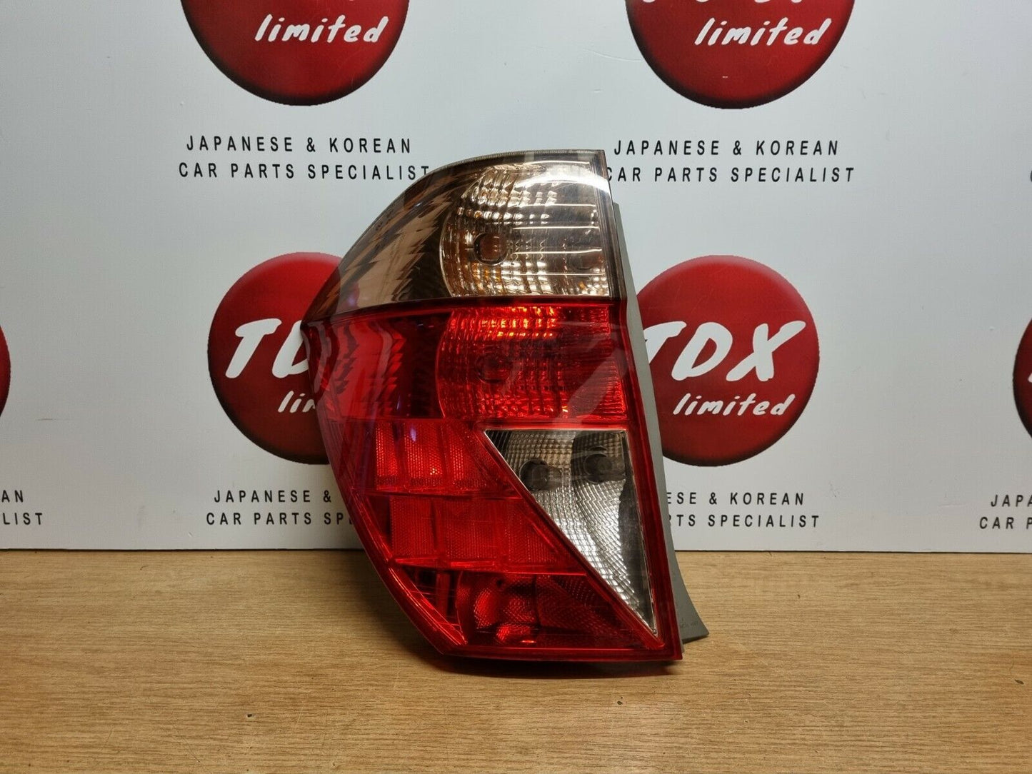 HONDA FR-V GENUINE PASSENGERS SIDE REAR OUTER TAIL LIGHT LAMP 2004-2009