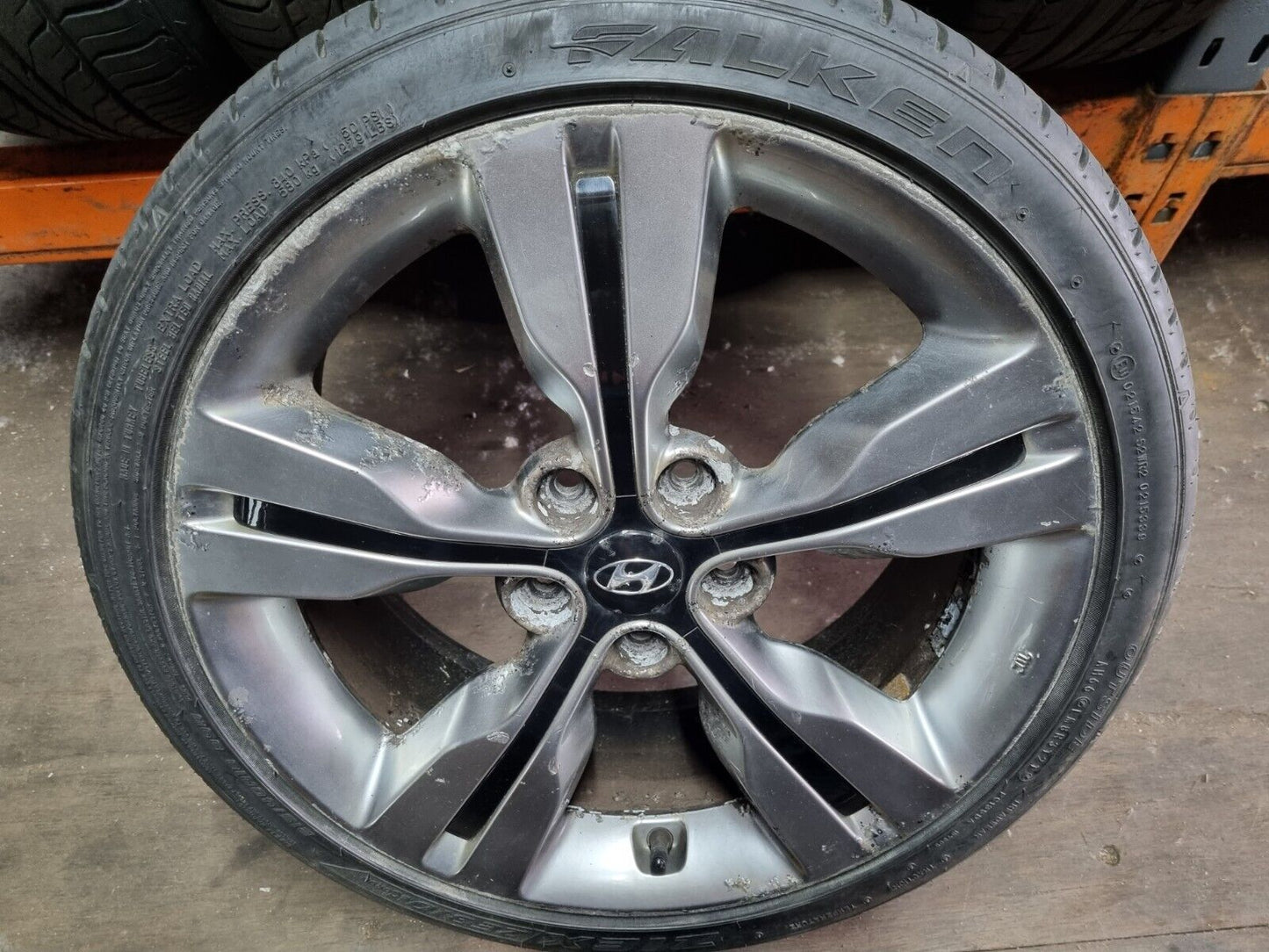 HYUNDAI VELOSTER 18" 2011-2017 GENUINE ALLOY WHEEL 215/40/18 7.5Jx18 52910-2V250