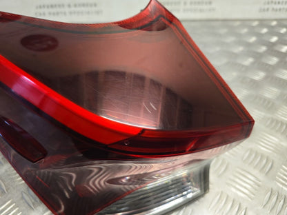 TOYOTA AURIS E18 FACELIFT 2015-2018 GENUINE PASSENGERS REAR OUTER BRAKE LIGHT