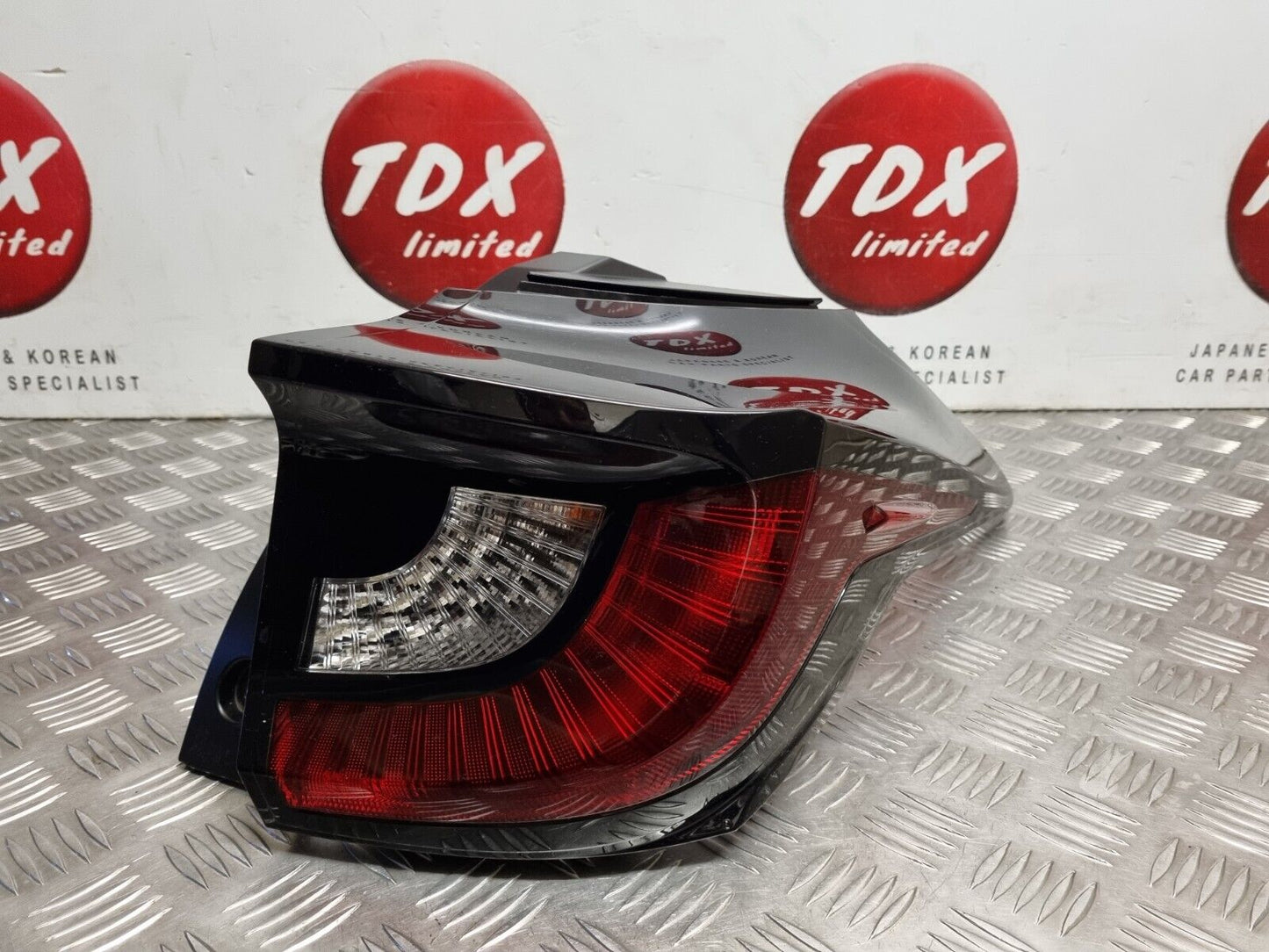 TOYOTA YARIS MK4 2020-2023 GENUINE DRIVERS SIDE REAR BODY LED BRAKE LIGHT LAMP