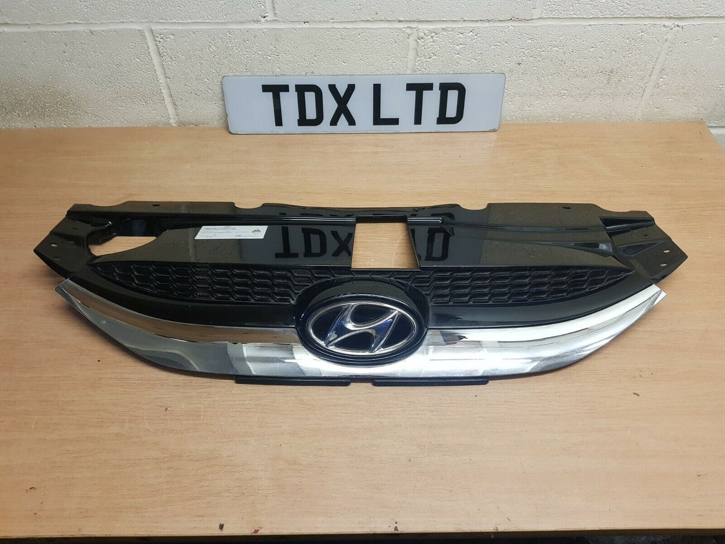 Hyundai IX35 Front Bumper Radiator Grille + Badge 2010 2011 2012 2013 2014 2015