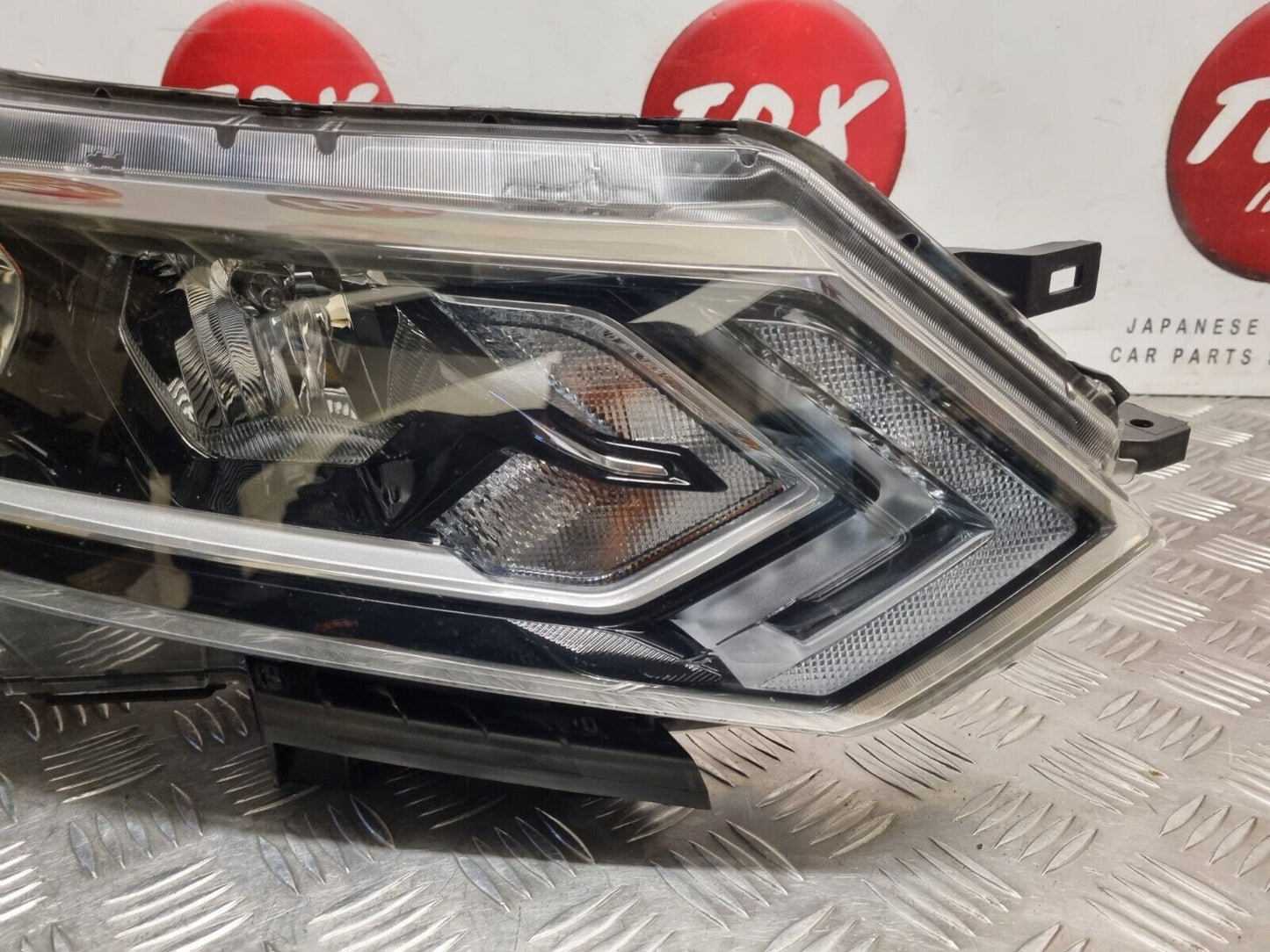 NISSAN QASHQAI J11 2017-2021 MK2 FACELIFT GENUINE DRIVERS SIDE HALOGEN HEADLIGHT